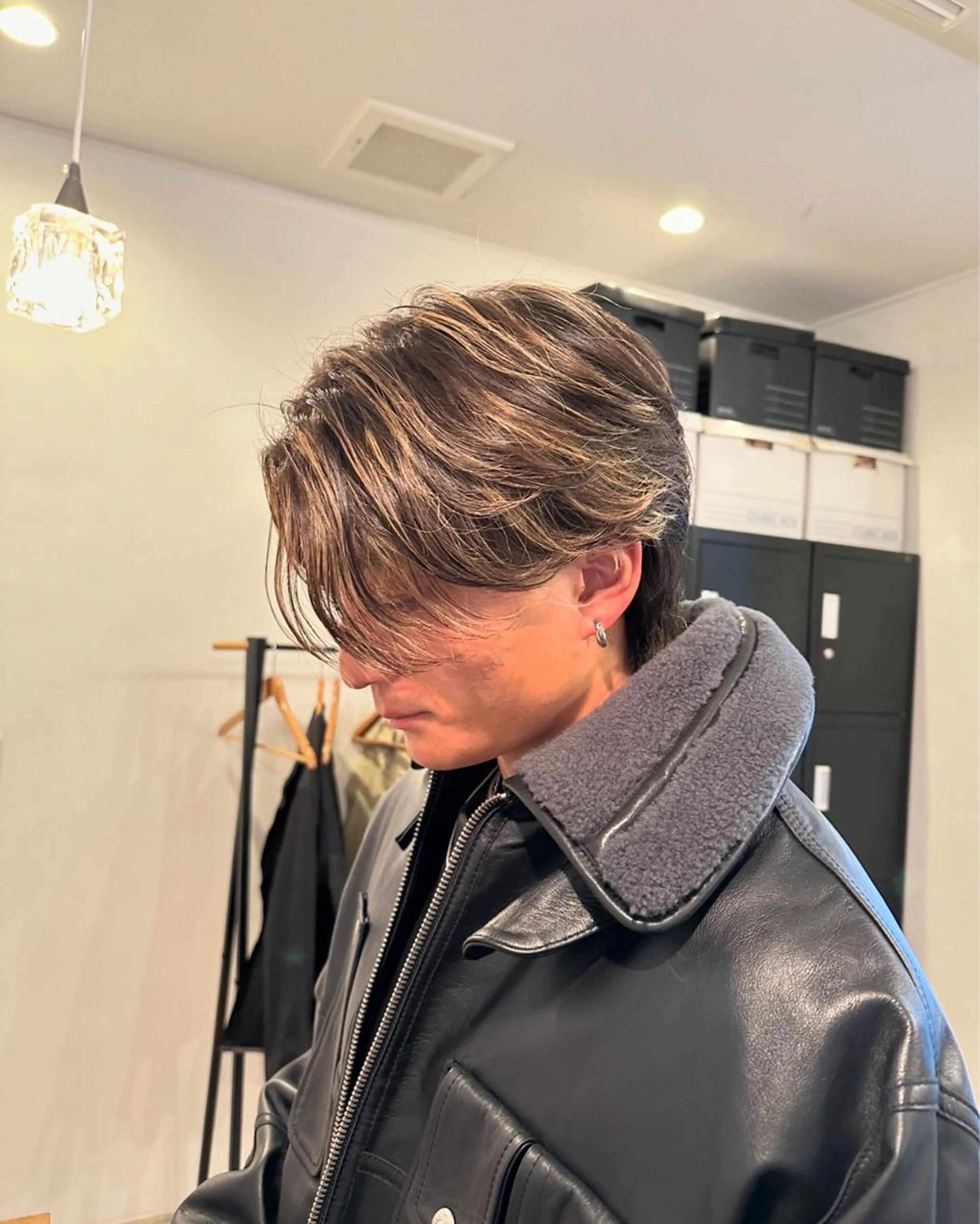 ミディアム メンズ ミディアムパーマ ビジネス センターパート フェザーパーマ メンズ就活ヘア 【メンズヘア】 原宿/Kasumiのヘアスタイル