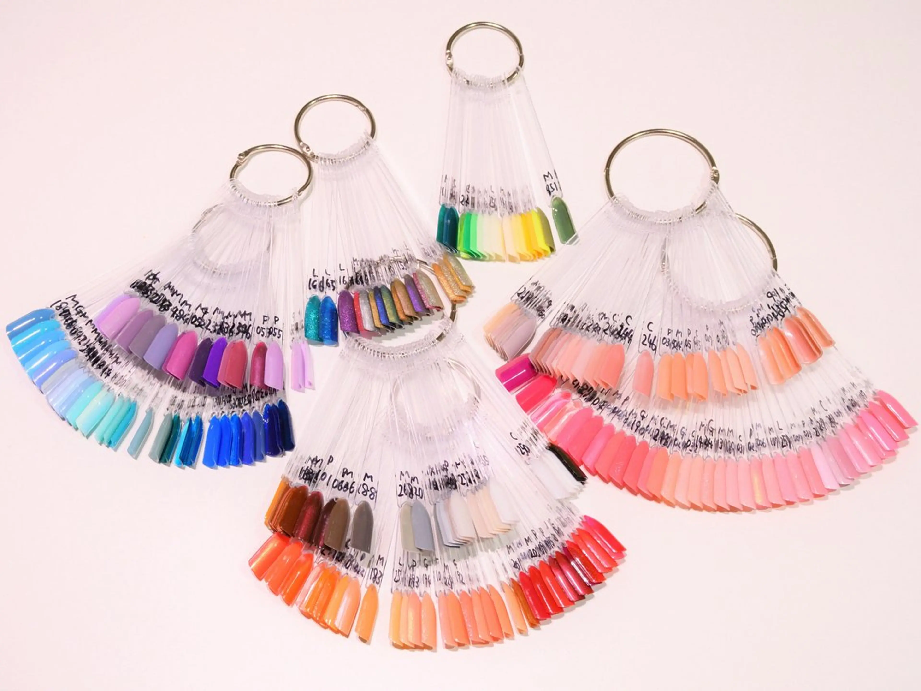 ネイル マグネットネイル ミラーネイル ミラーマグ ハンドネイル Hair removal & Beauty salon Produce by Lucia所属・nail salon Luciaのネイルデザイン