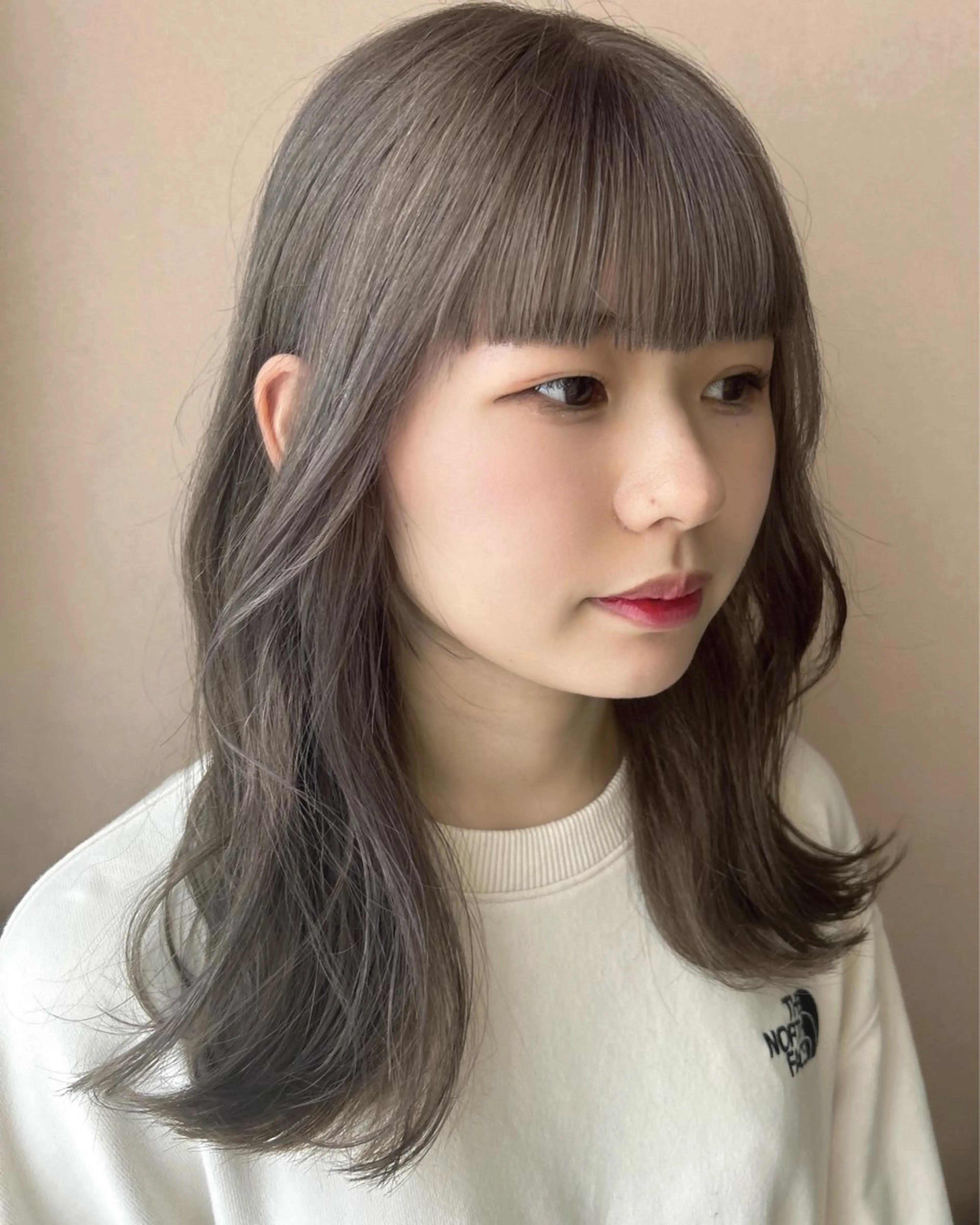 ロング カラー ブリーチ グレージュ ミルクティーグレージュ カット ヘアカラー トリートメント hub hair レイヤー/透明感のヘアスタイル