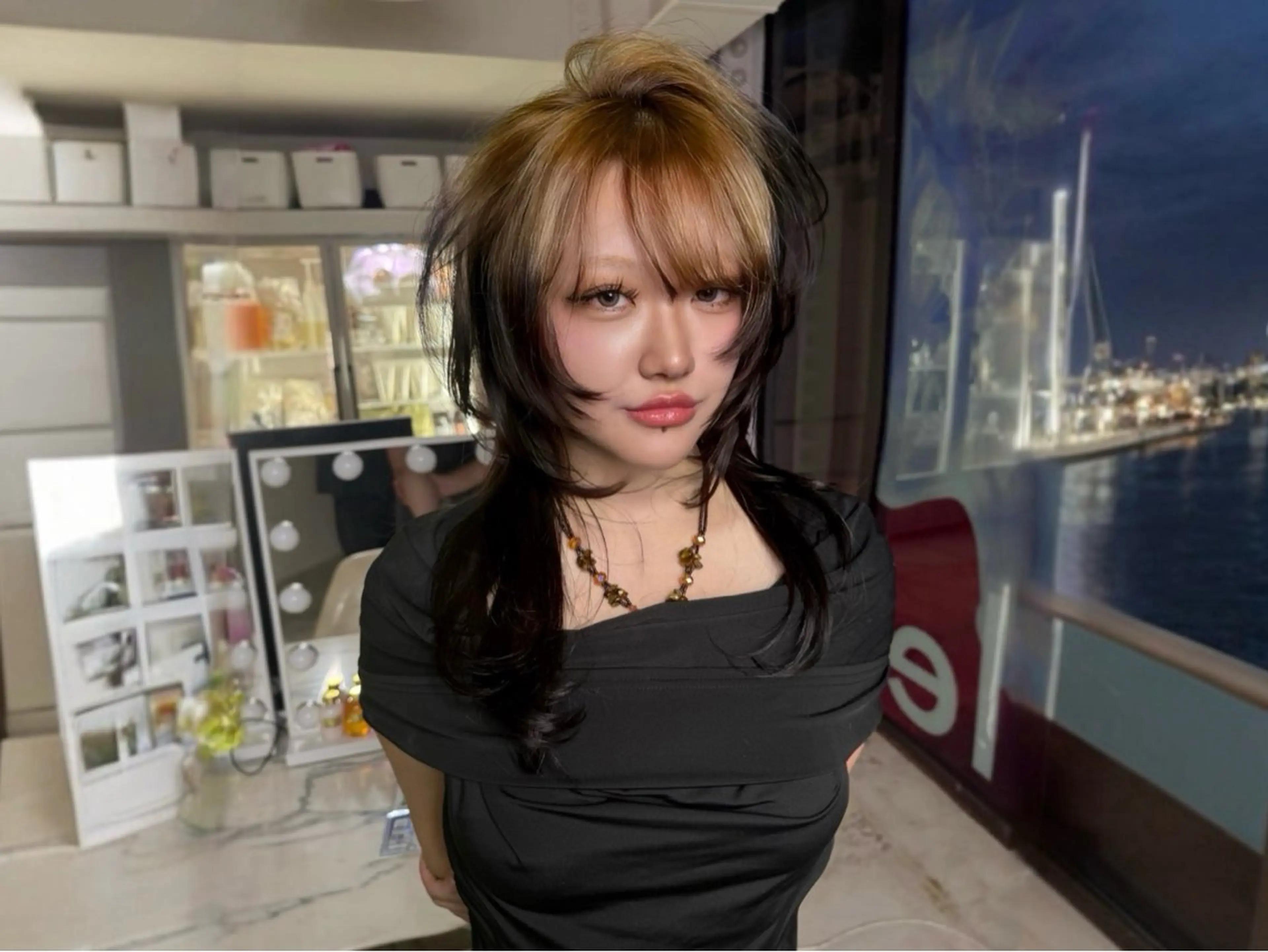 ミディアム SHIN レイヤーカットのヘアスタイル