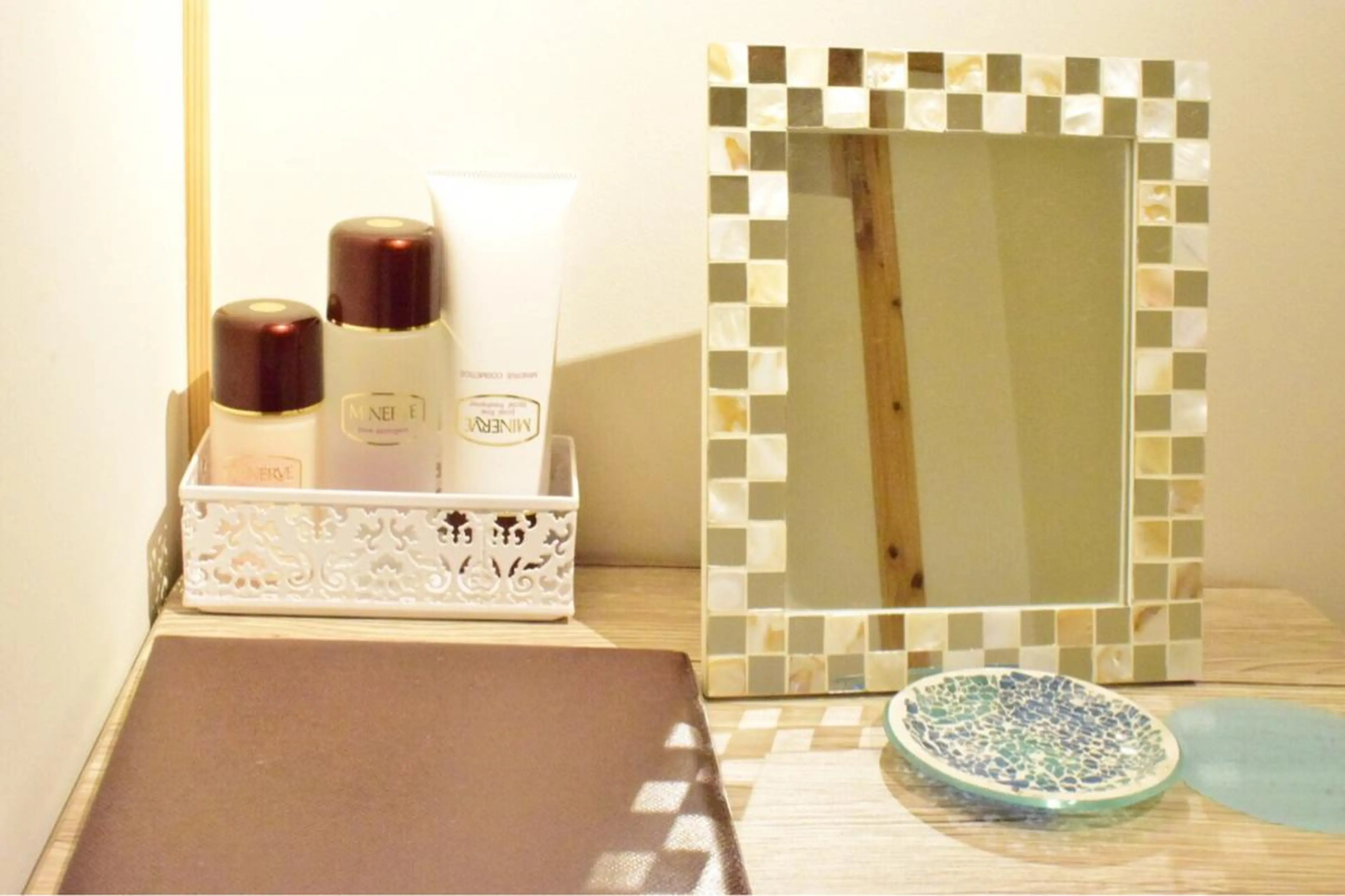 ミディアム カラー パーマ ヘアアレンジ メンズ キッズ ネイル マツエク・マツパ ニキビ・肌質改善専門 ♡人生が変わるサロンのエステ・リラクイメージ