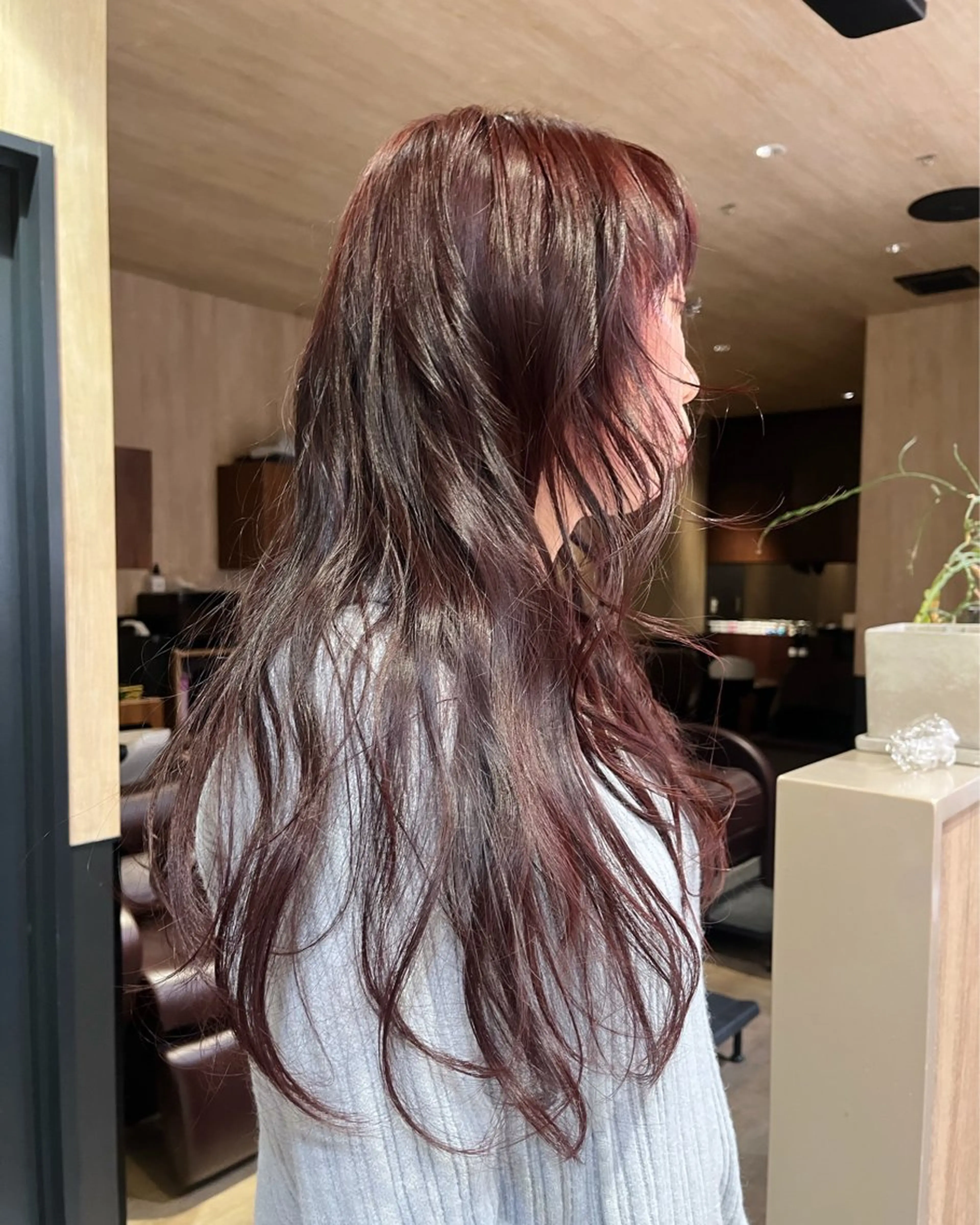 ロング カラー ブリーチ ケアブリーチ デザインカラー ハイトーンカラー レッドカラー 産休中です 艶カラー♡オカのヘアスタイル