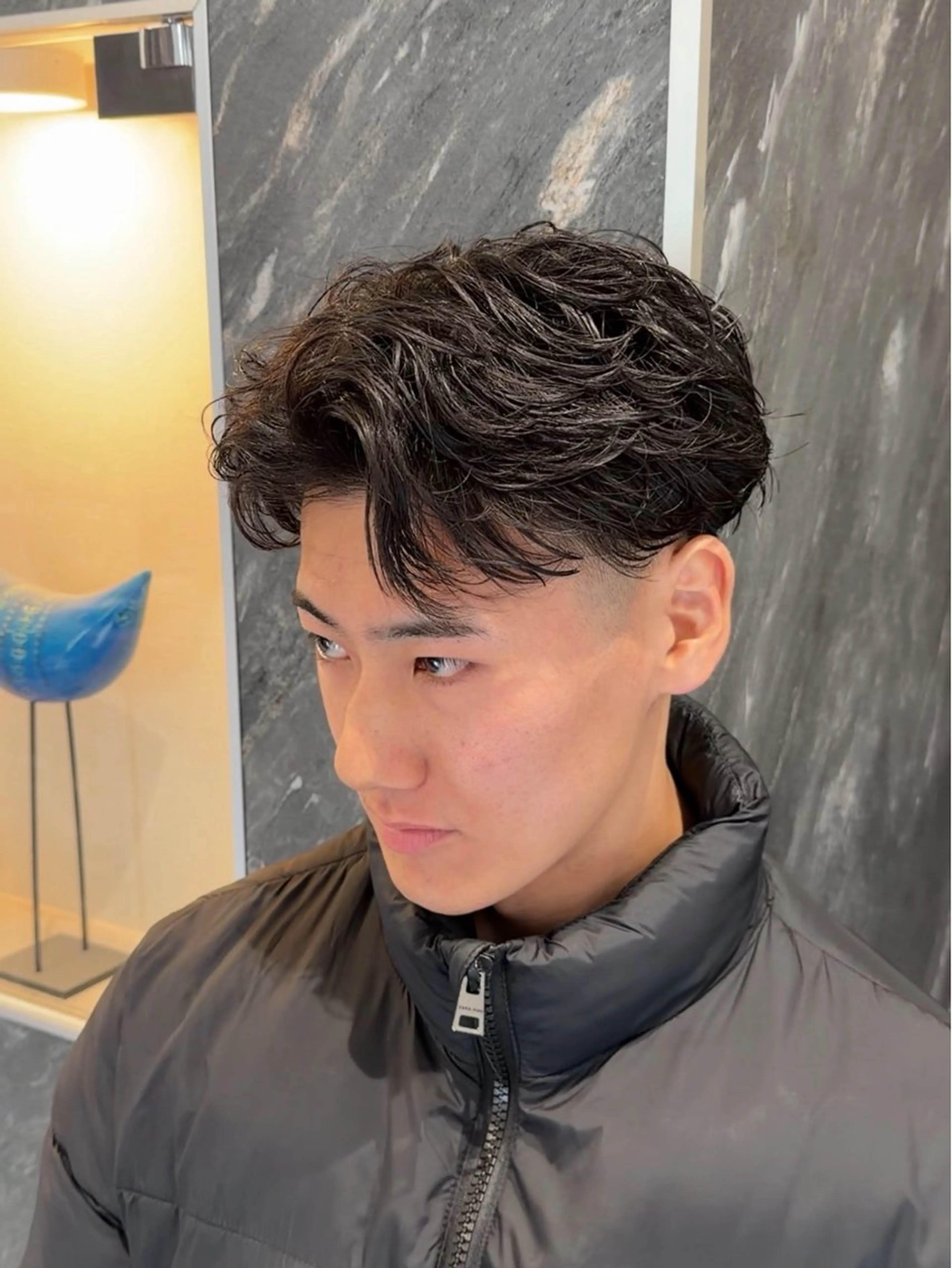 ミディアム パーマ メンズ カット パーマ SALOWIN 原宿 iori所属・🌟原宿指名No.1 センターパート⭐️のヘアスタイル