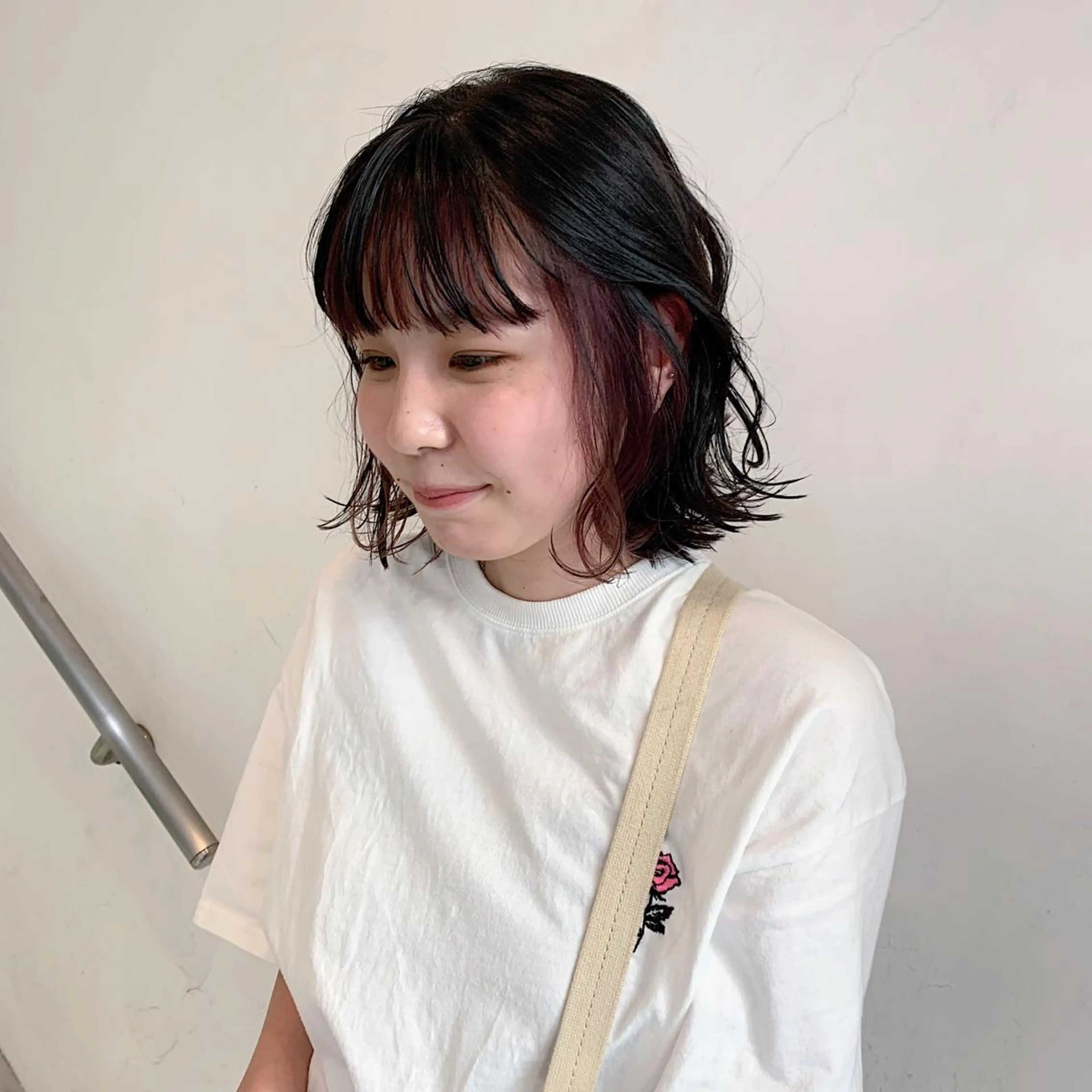 ミディアム カラー イヤリングカラー インナーカラー ヘアカラー 似合わせカットカラー ♡佐藤捺美のヘアスタイル