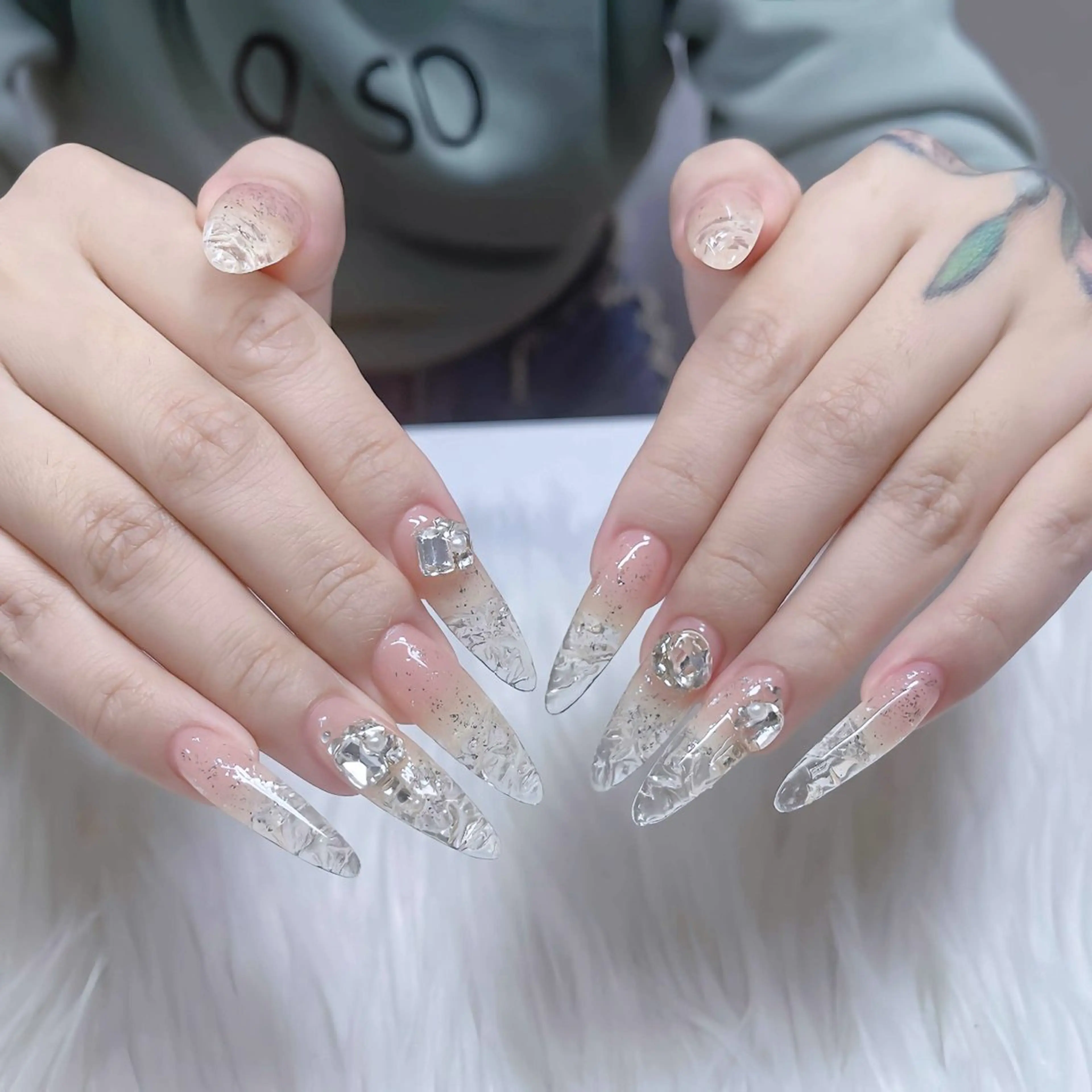 ネイル フットネイル ジェルネイル 韓国ネイル マグネットネイル 持ち込み ハンドネイル Akiko ネイルサロン所属・AKIKO ネイルサロンのネイルデザイン