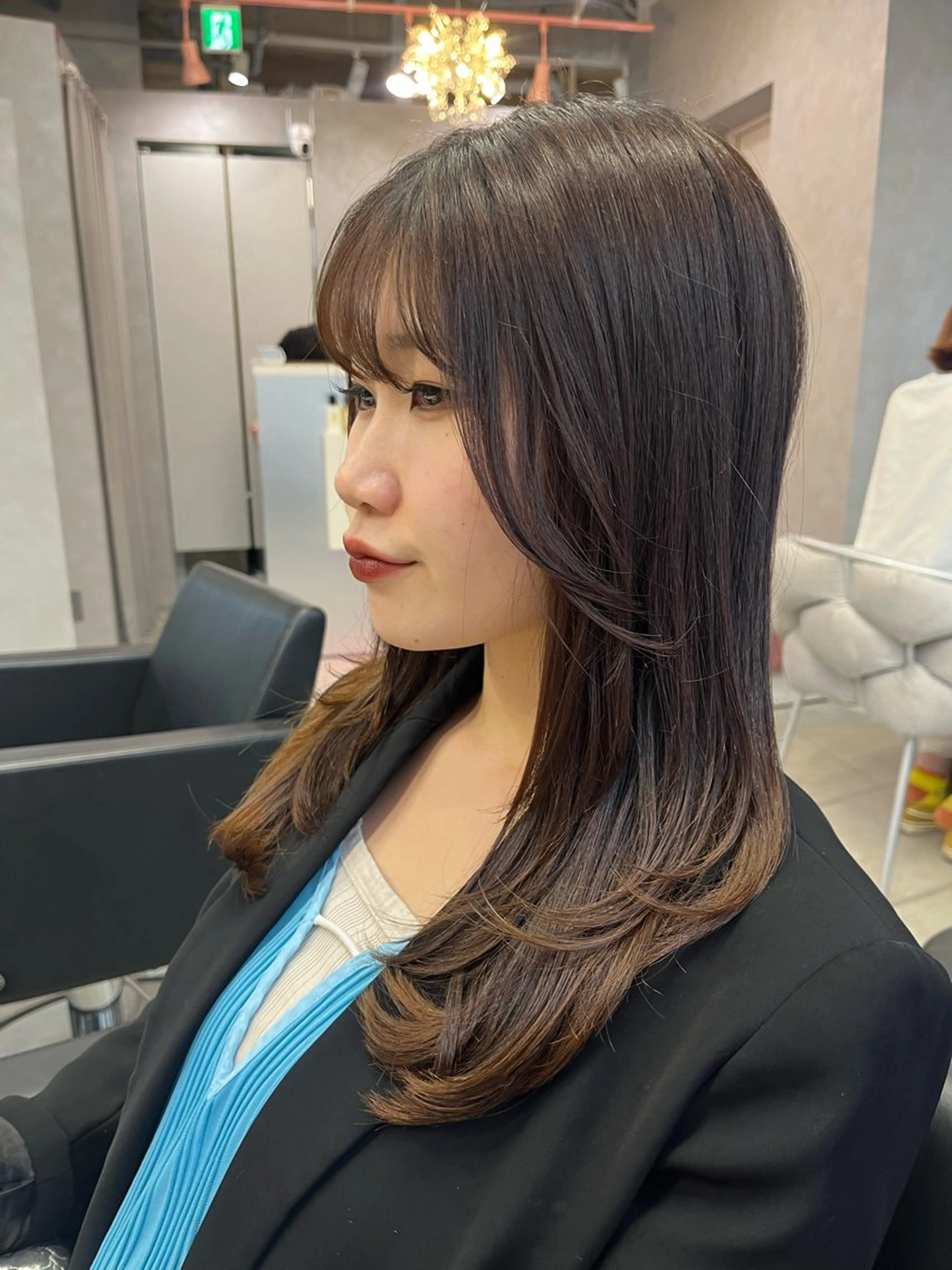 ミディアム レイヤーカット jouerm所属・透明感/グレージュ /韓国レイヤー🪽のヘアスタイル