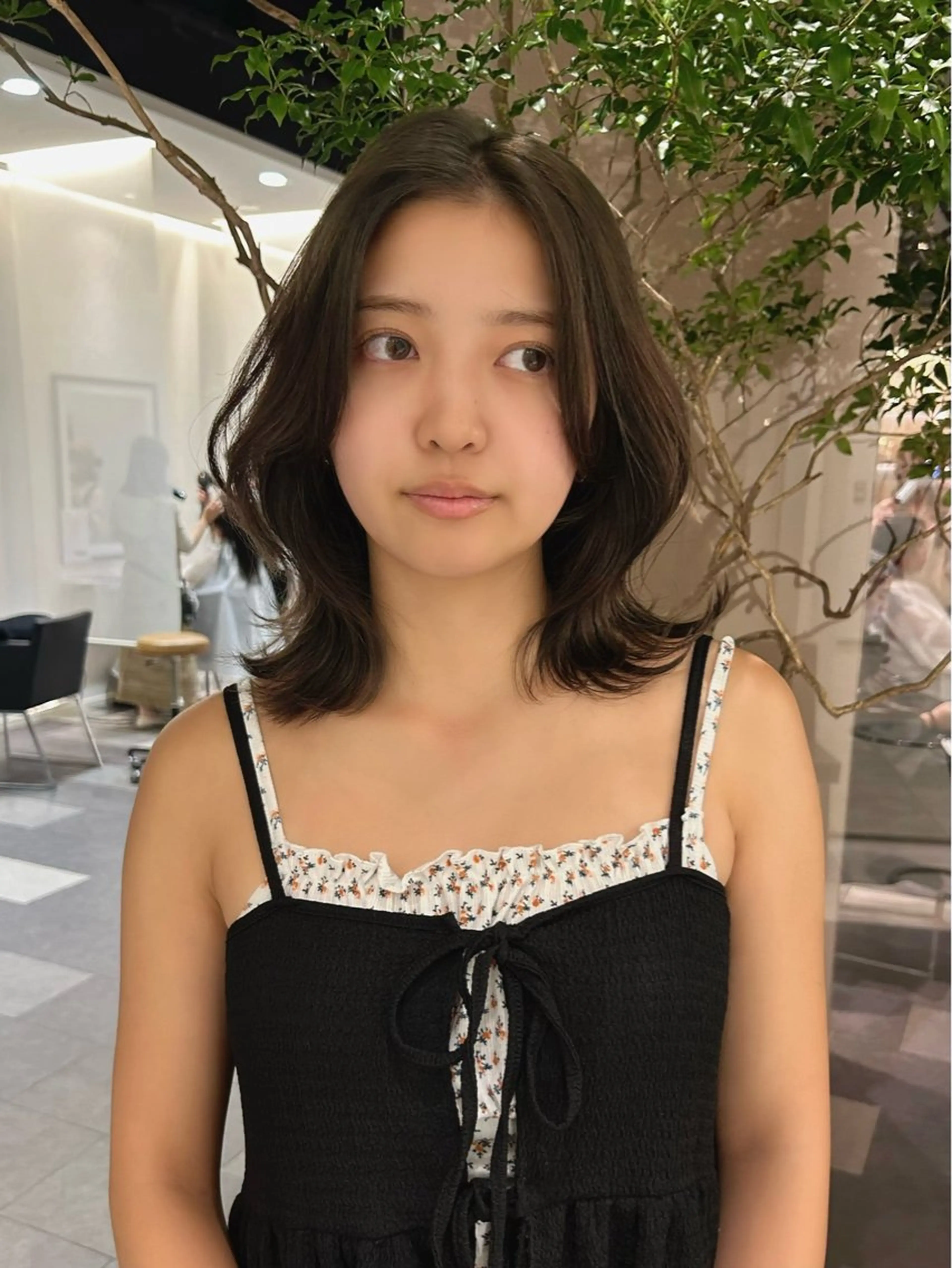 ミディアム カラー ベージュカラー ブリーチ 透明感カラー ダブルカラー グレージュ 美髪矯正/ 伊藤 更のヘアスタイル