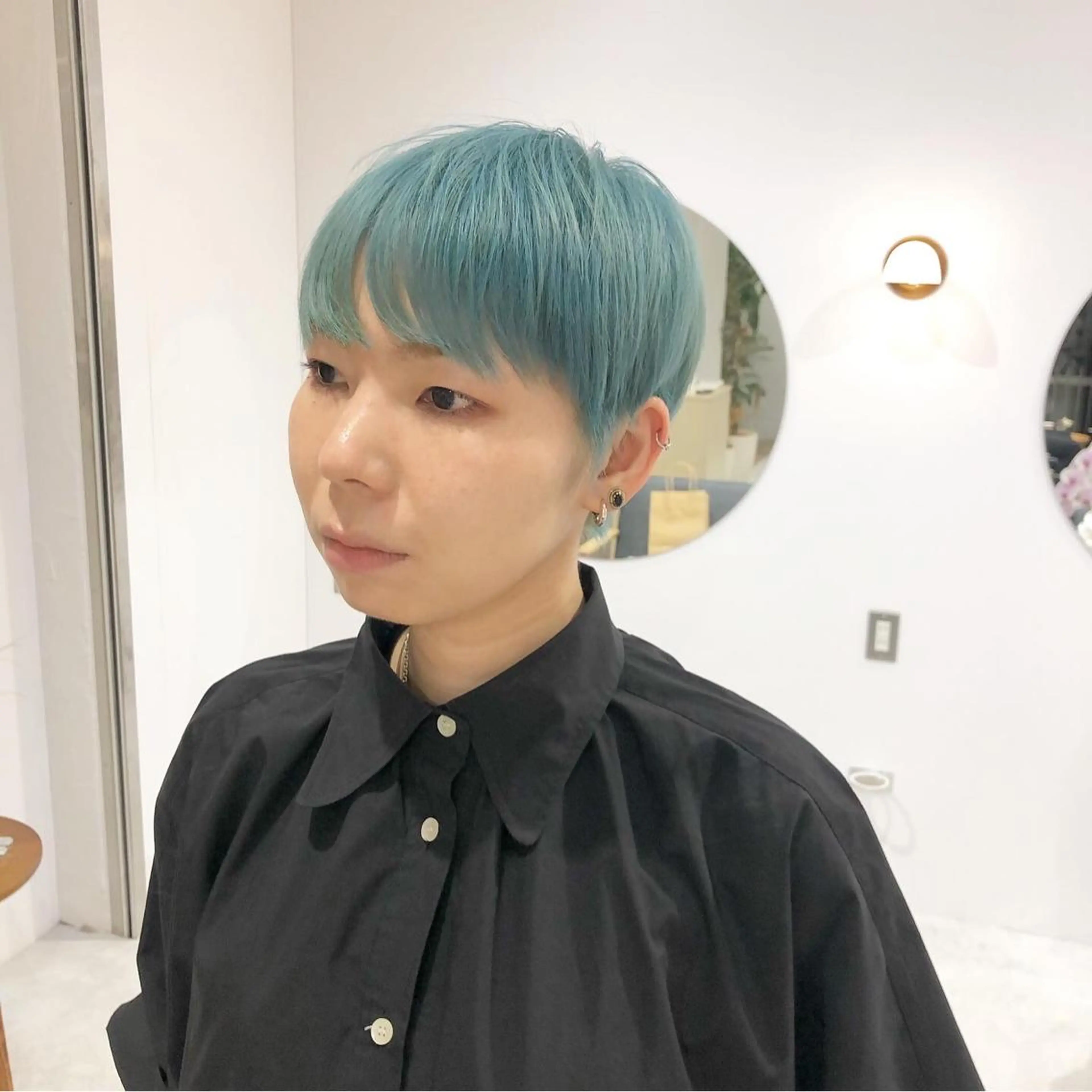 ショート カラー ヘアアレンジ アッシュ ブリーチ ブルーカラー ケアブリーチ ハイトーンカラー カット ヘアカラー 🌸ハイトーン 新田 廉 🌸のヘアスタイル