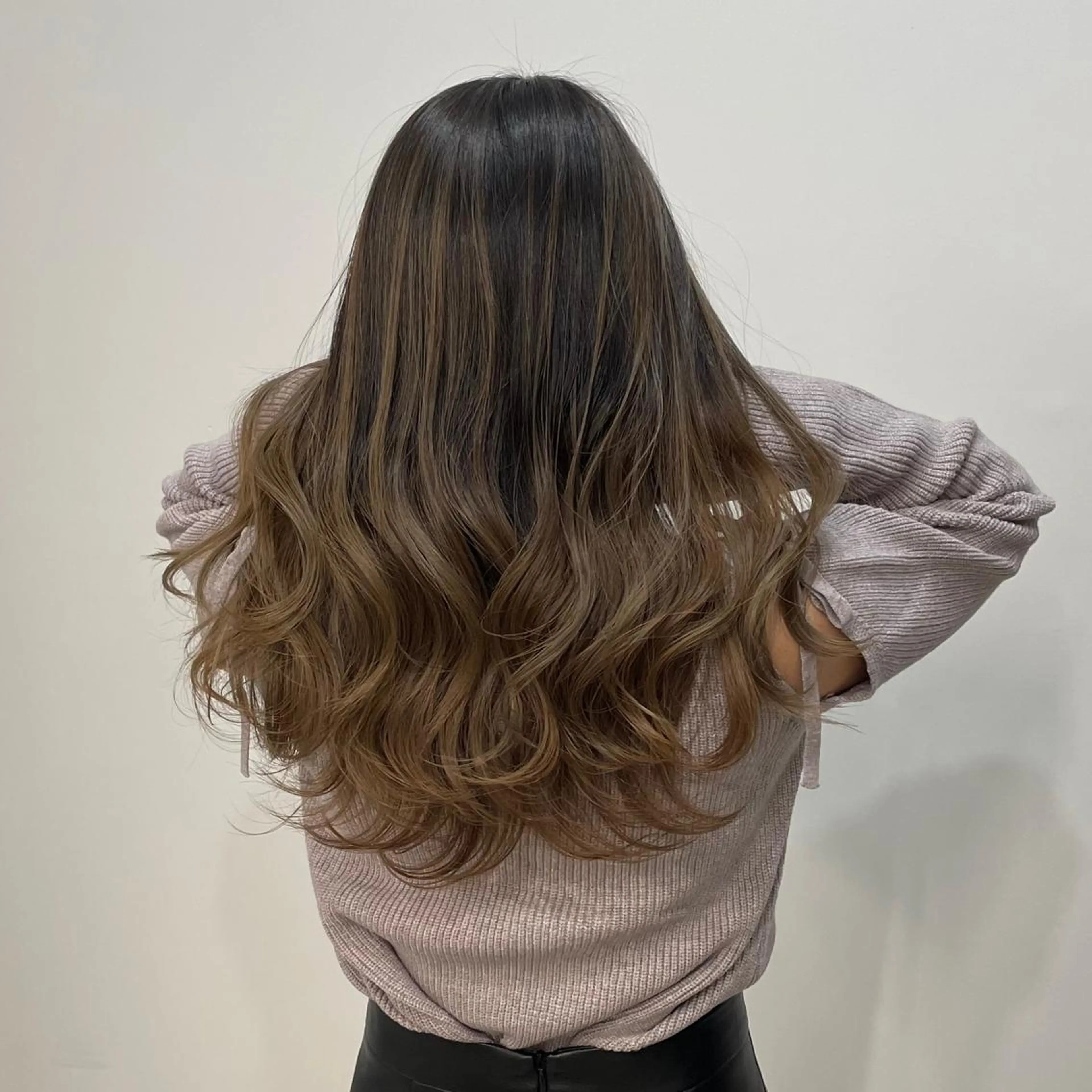 セミロング カラー パーマ ヘアアレンジ メンズ キッズ ネイル マツエク・マツパ アイブロウ メンズバレイヤージュ メンズブリーチ フェードカット メンズハイライト メンズハイトーン ヘアカラー トリートメント 髪質改善🇰🇷 レイヤーカット/梅田のヘアスタイル