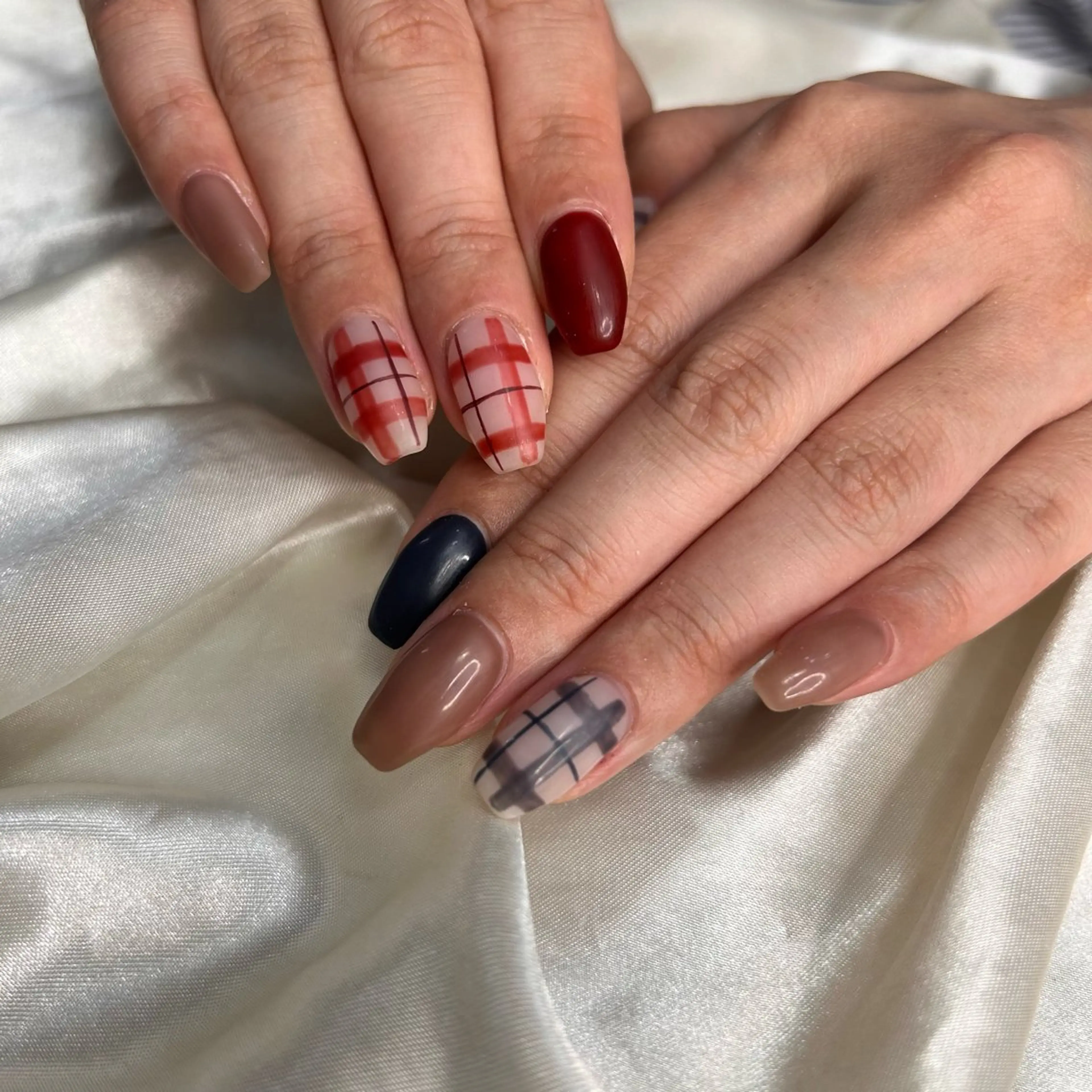 ネイル ハンドネイル 西岡 杏のネイルデザイン