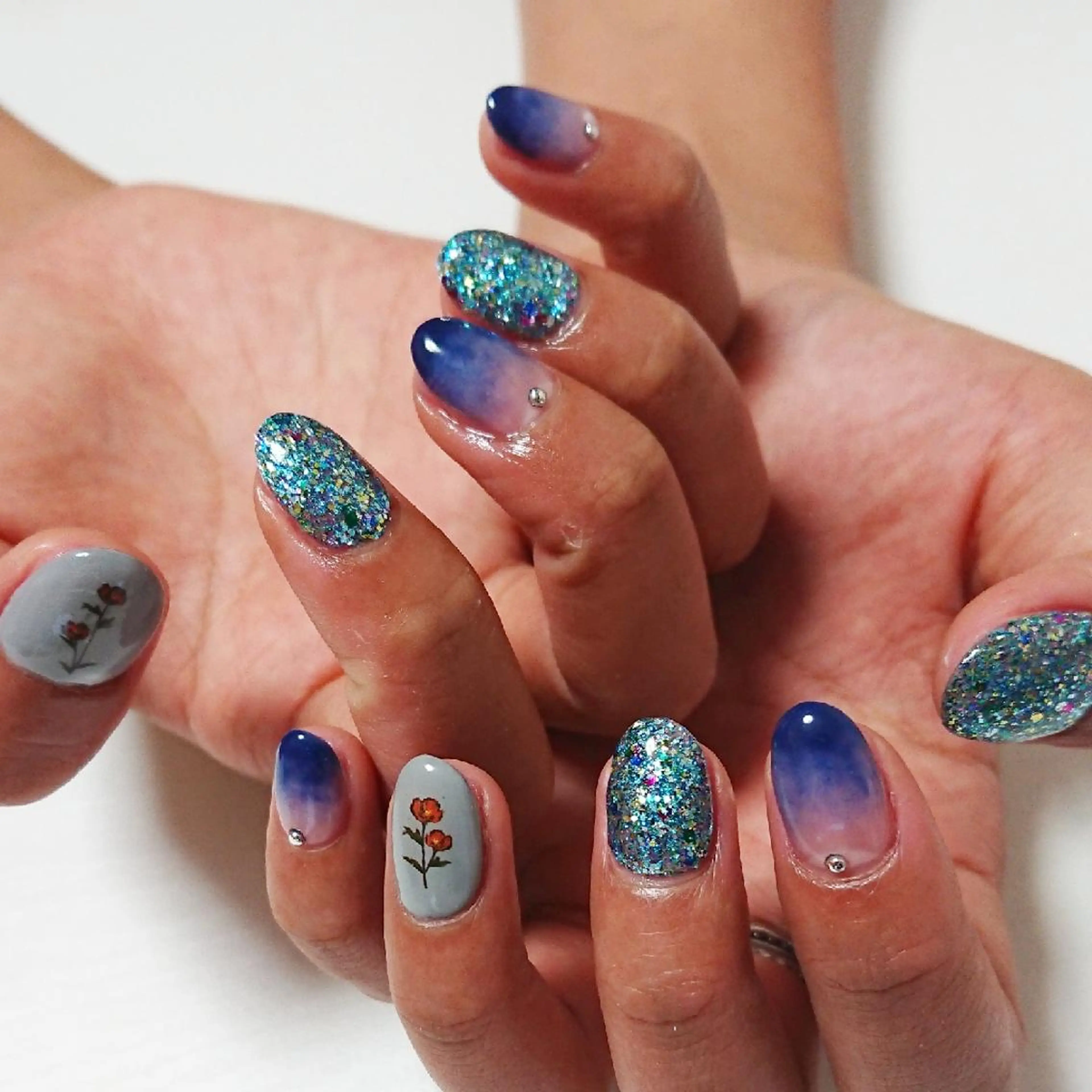 ネイル ブルー ハンドネイル Lilith Nailのネイルデザイン