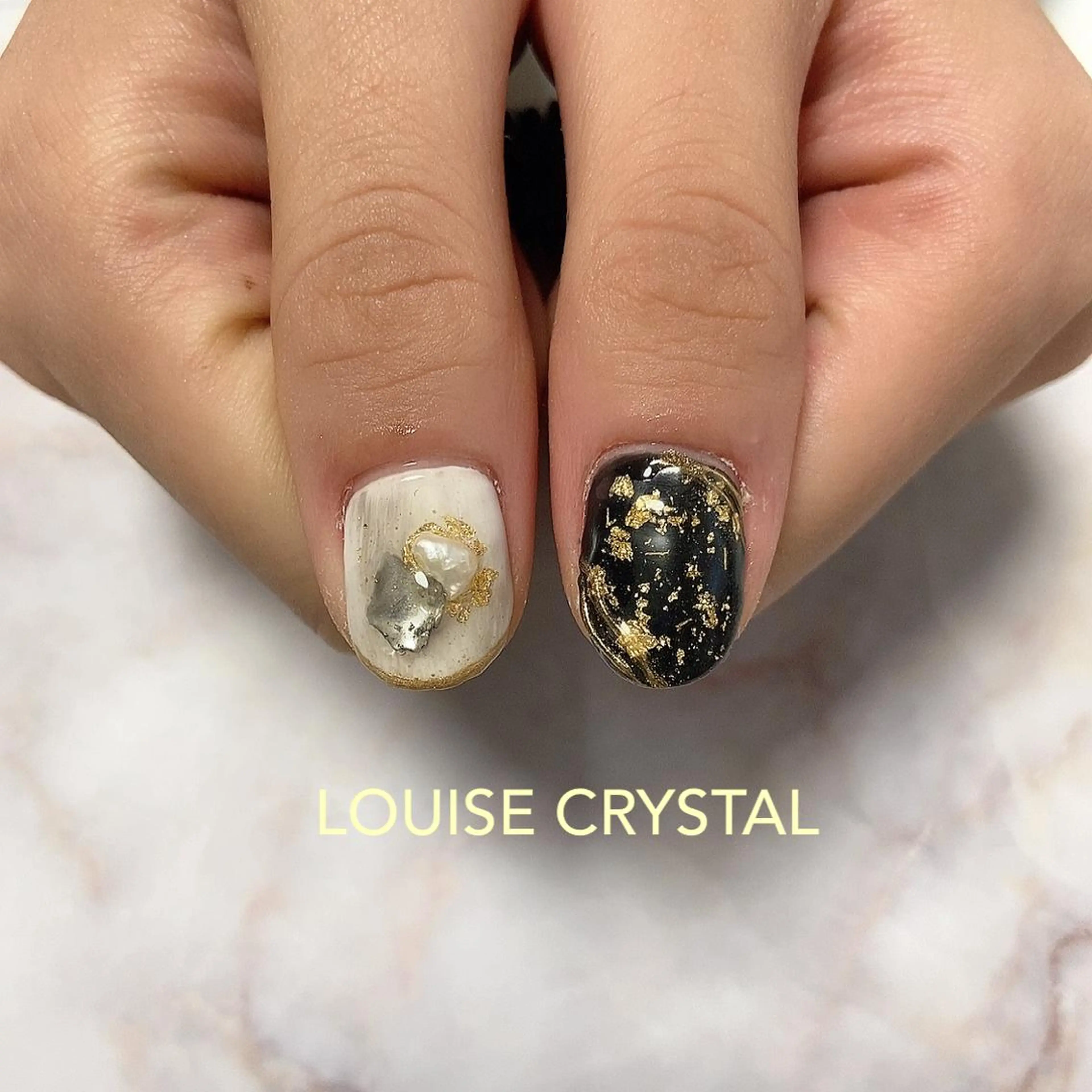 ネイル ハンドネイル LOUISE CRYSTALのネイルデザイン