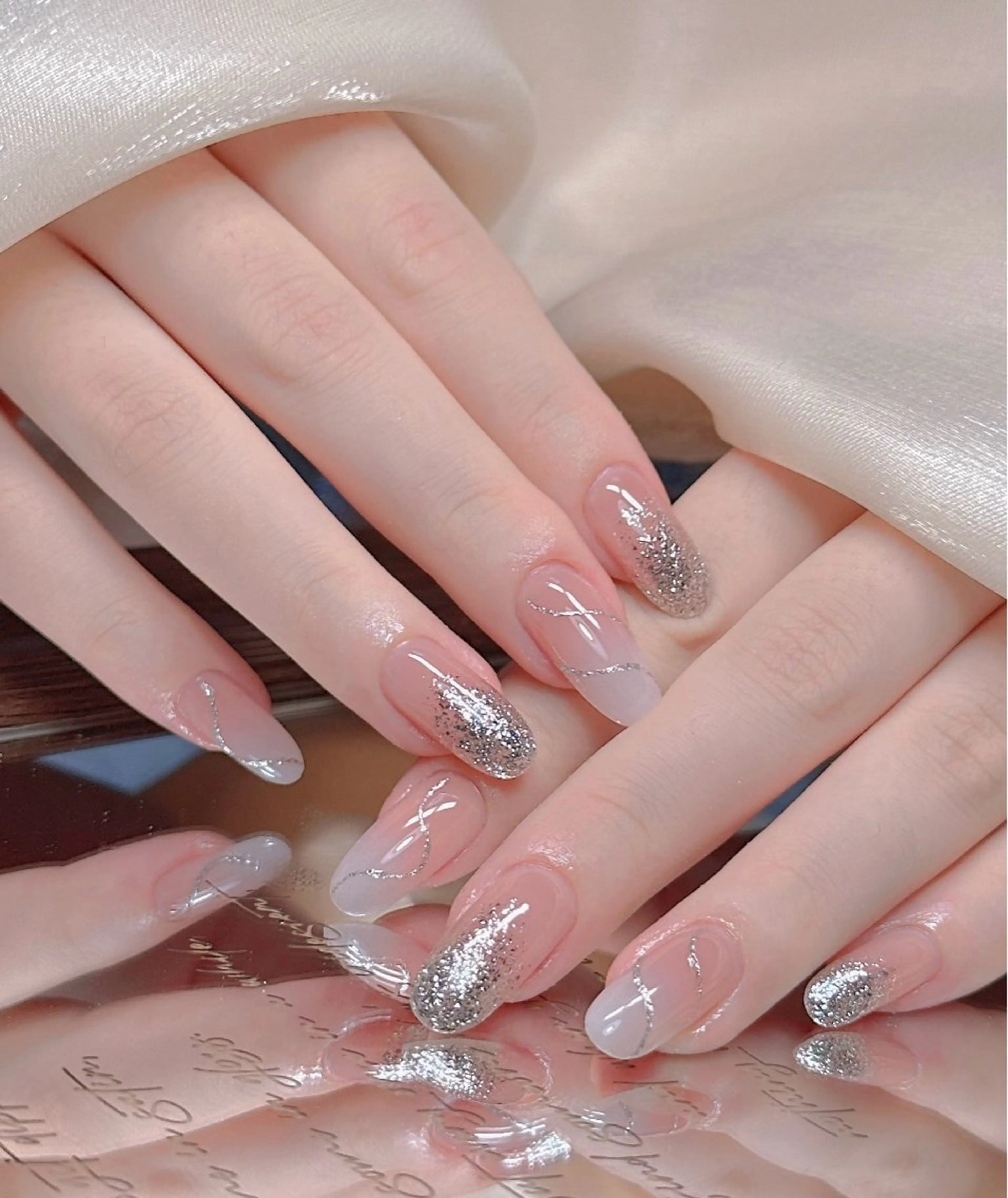 ネイル アートネイル チークネイル 長さ出し フラッシュネイル キラキラネイル ハンドネイル ハンドケア For you. Nail Salonのネイルデザイン