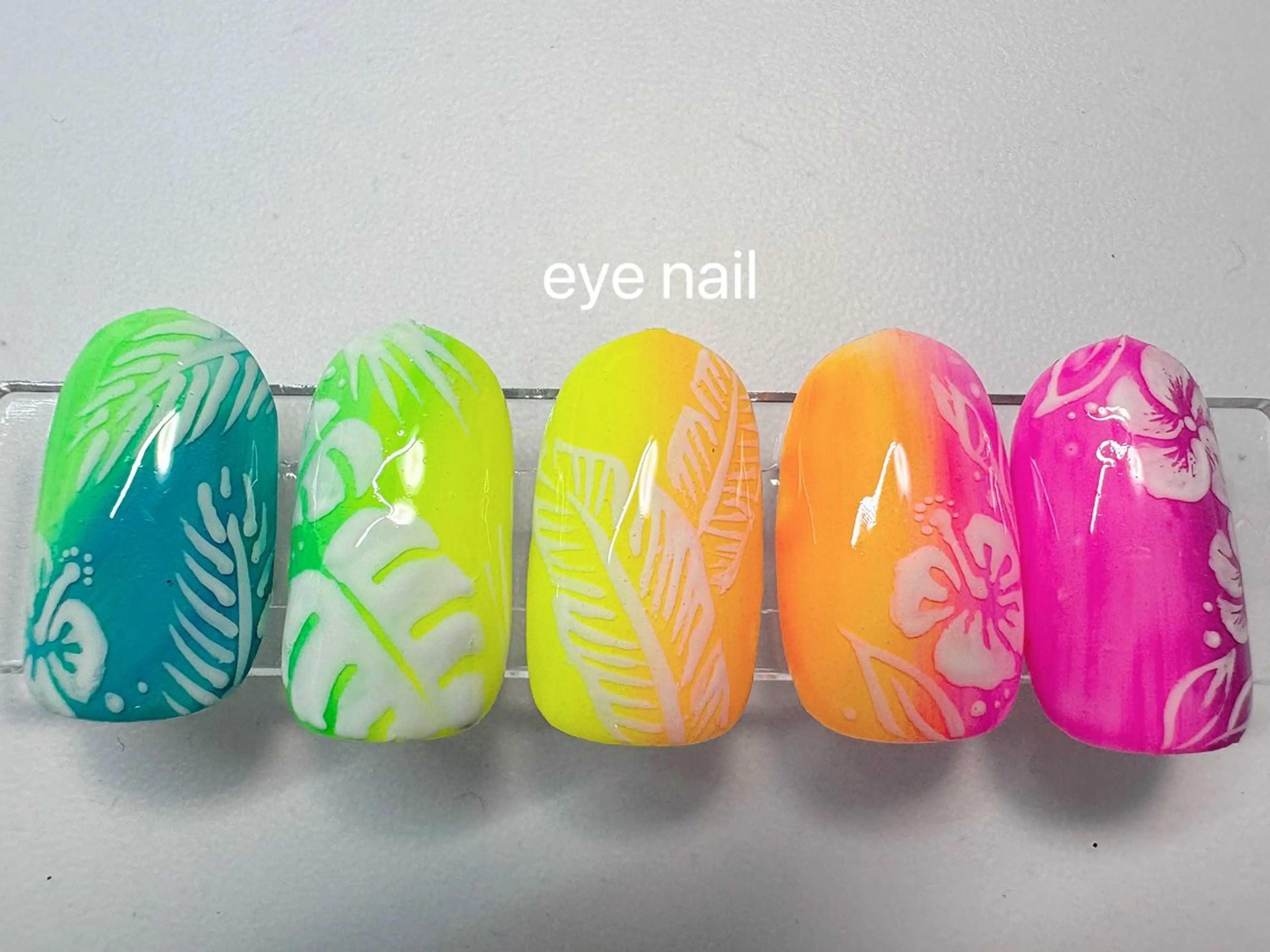 ネイル アートネイル グラデーション ハンドネイル Eye nailのネイルデザイン