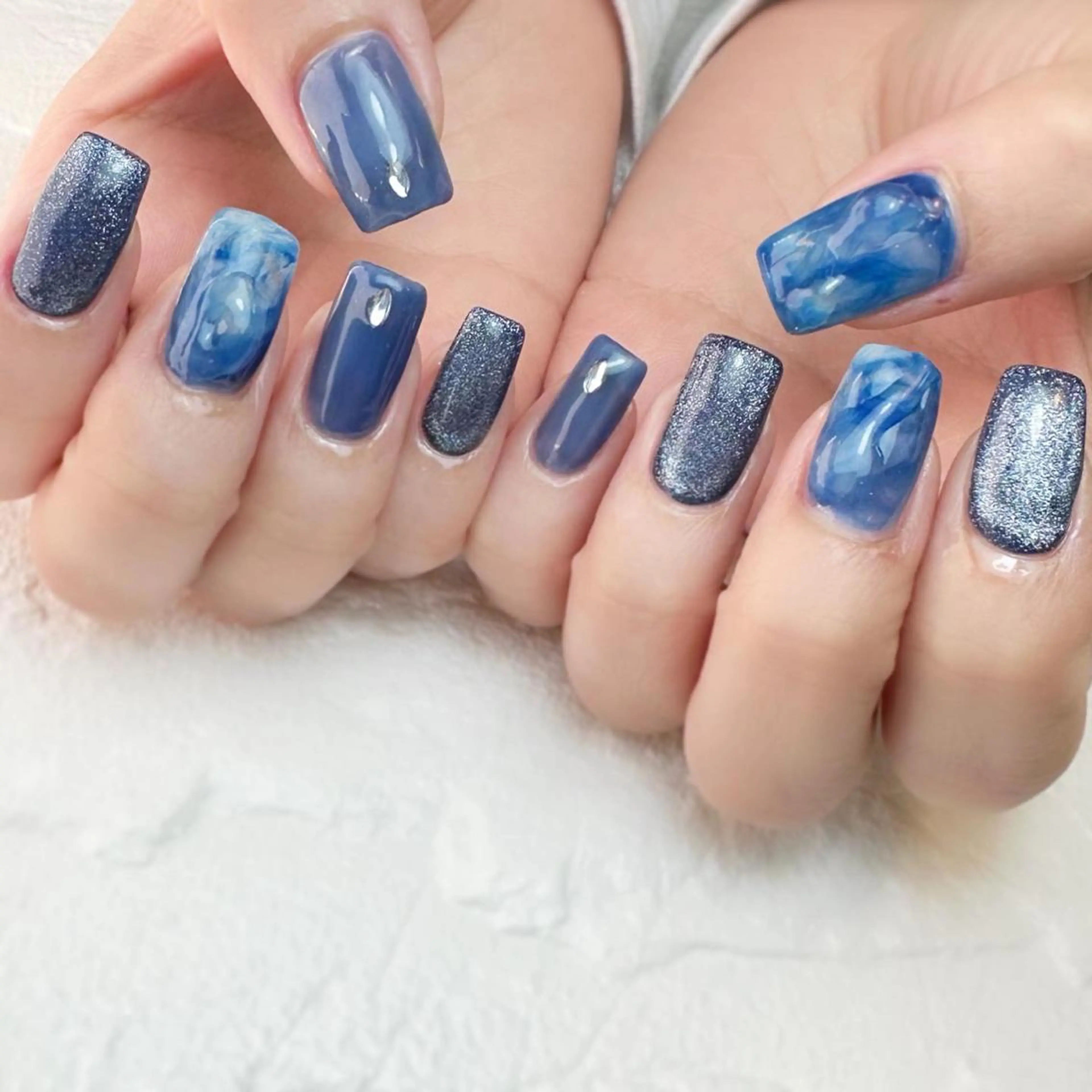 ネイル ネイビー ニュアンスネイル ハンドネイル Nail ameria megu所属・ameria meguのネイルデザイン