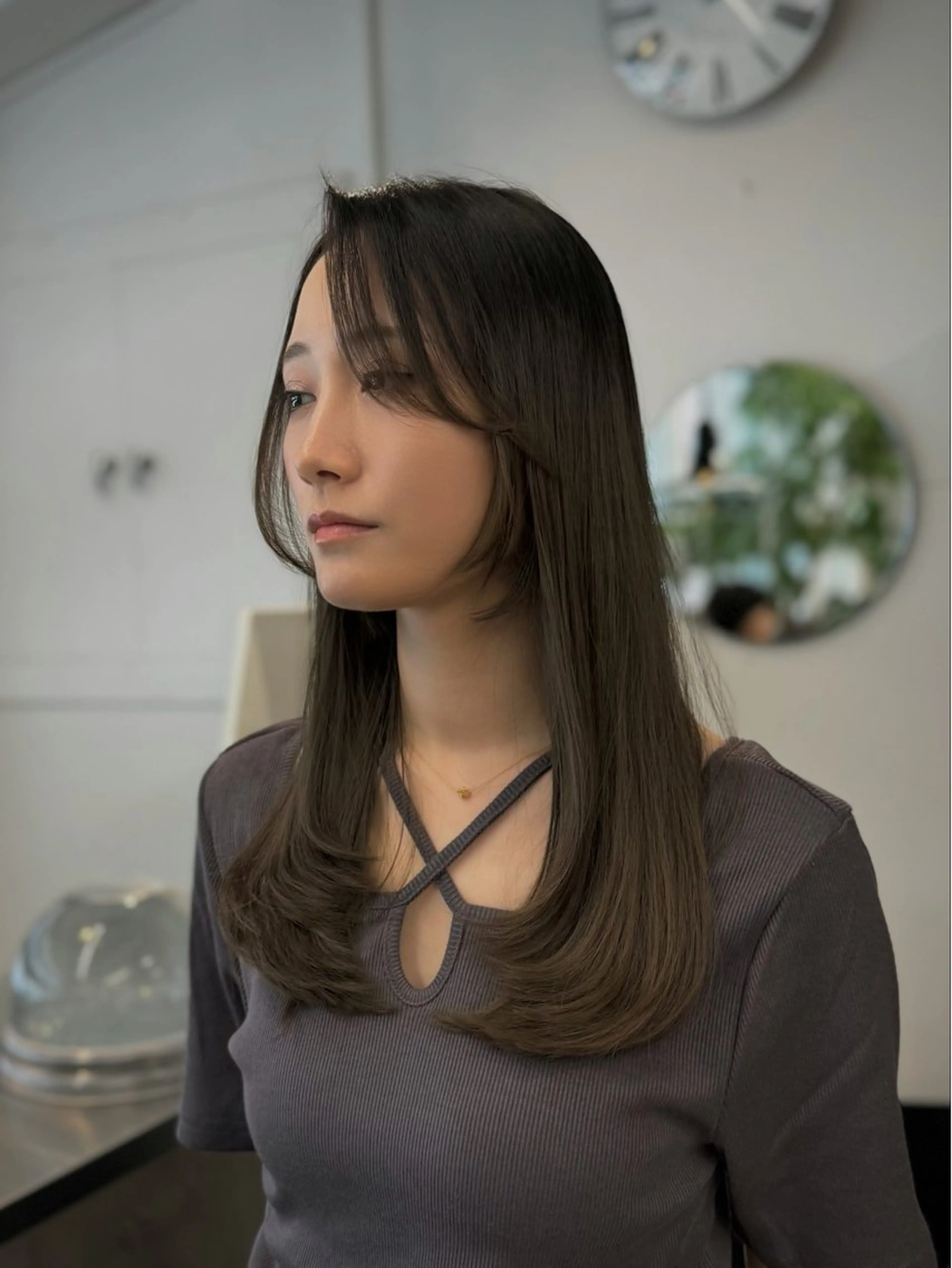 セミロング INORI|レイヤー |ハッシュカットのヘアスタイル