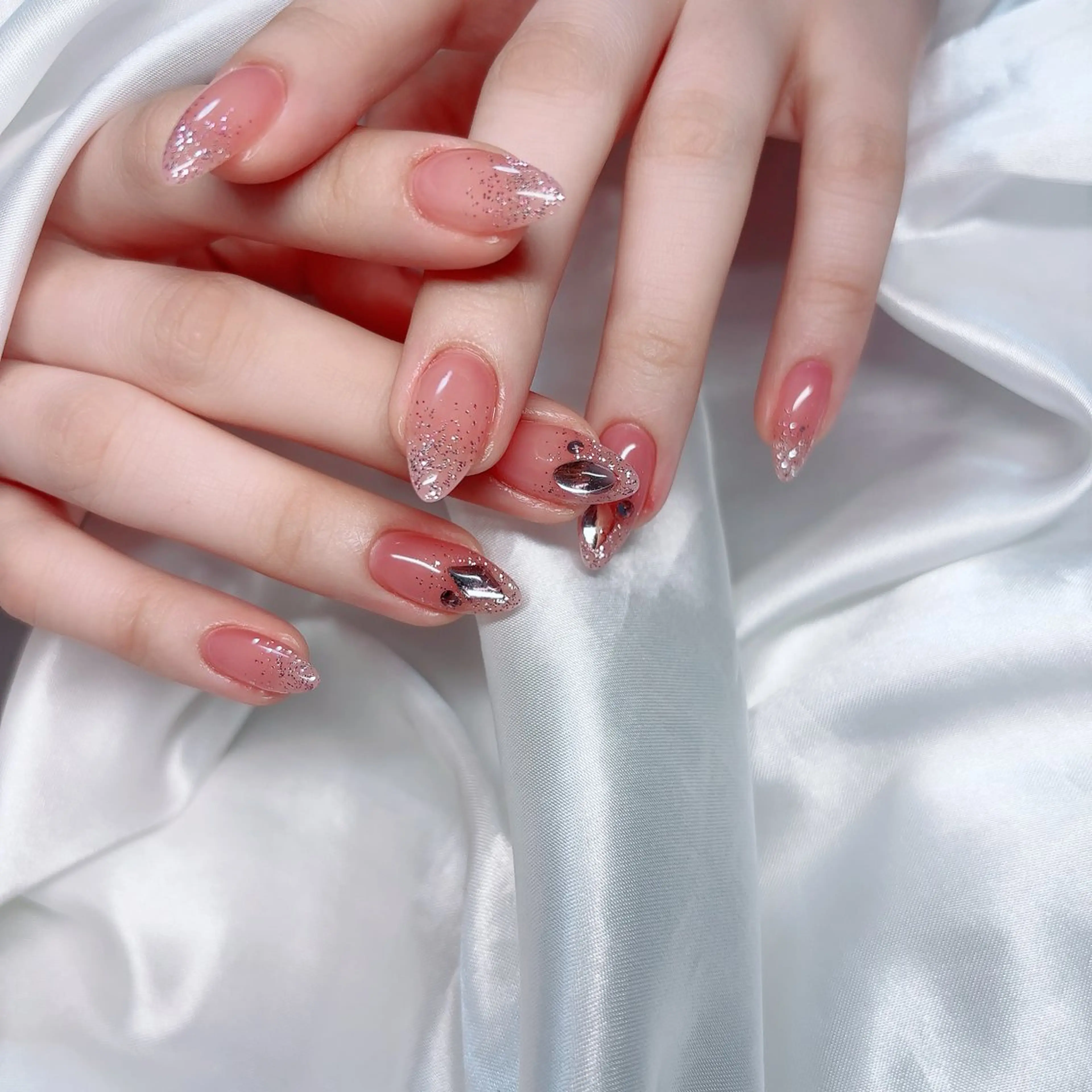 ネイル オーロラネイル フットネイル フレンチネイル キラキラネイル 韓国ネイル ハンドネイル Lance nailのネイルデザイン