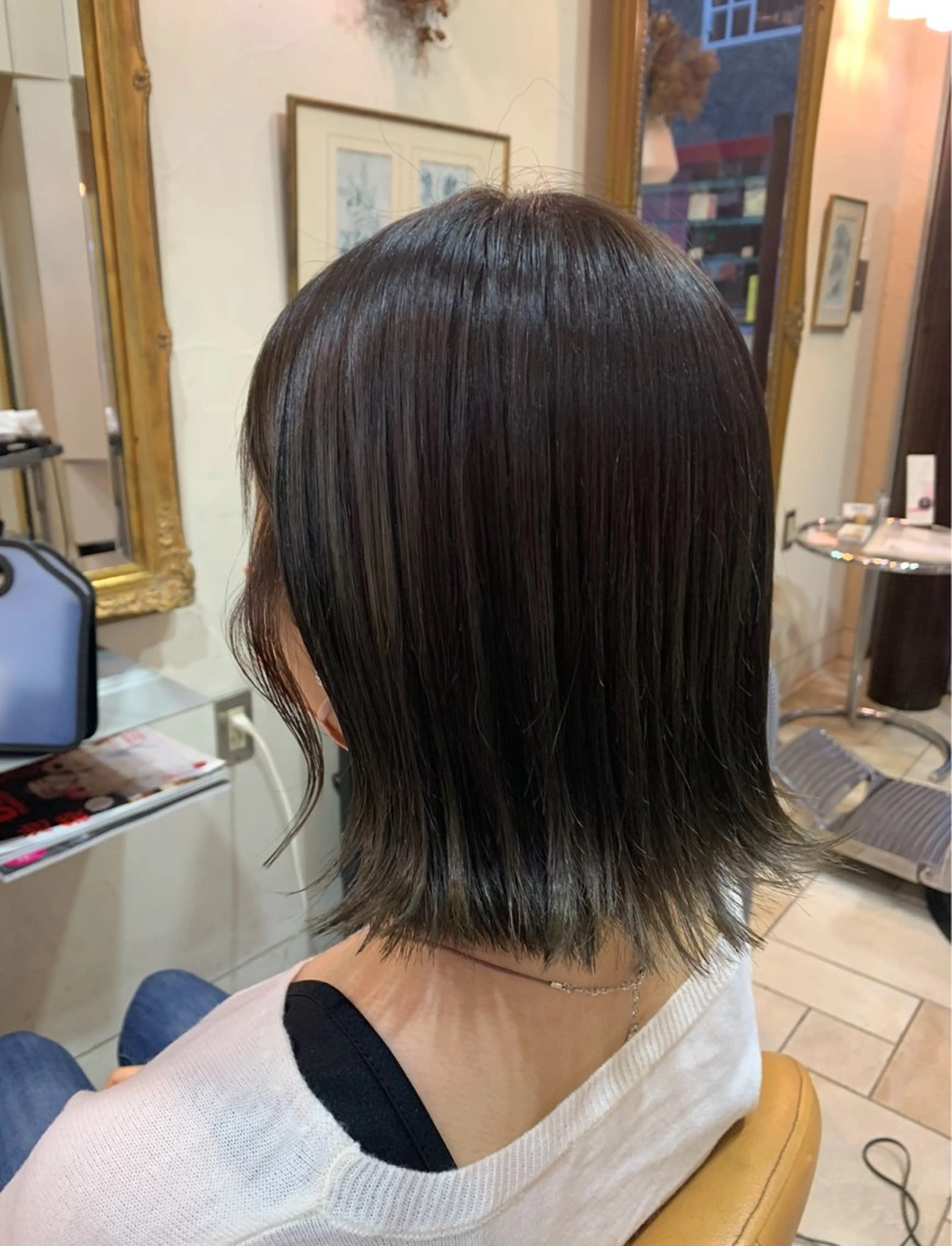 ショート ボブ 外ハネヘア オブヘア鷺沼所属・立石 タテイシのヘアスタイル