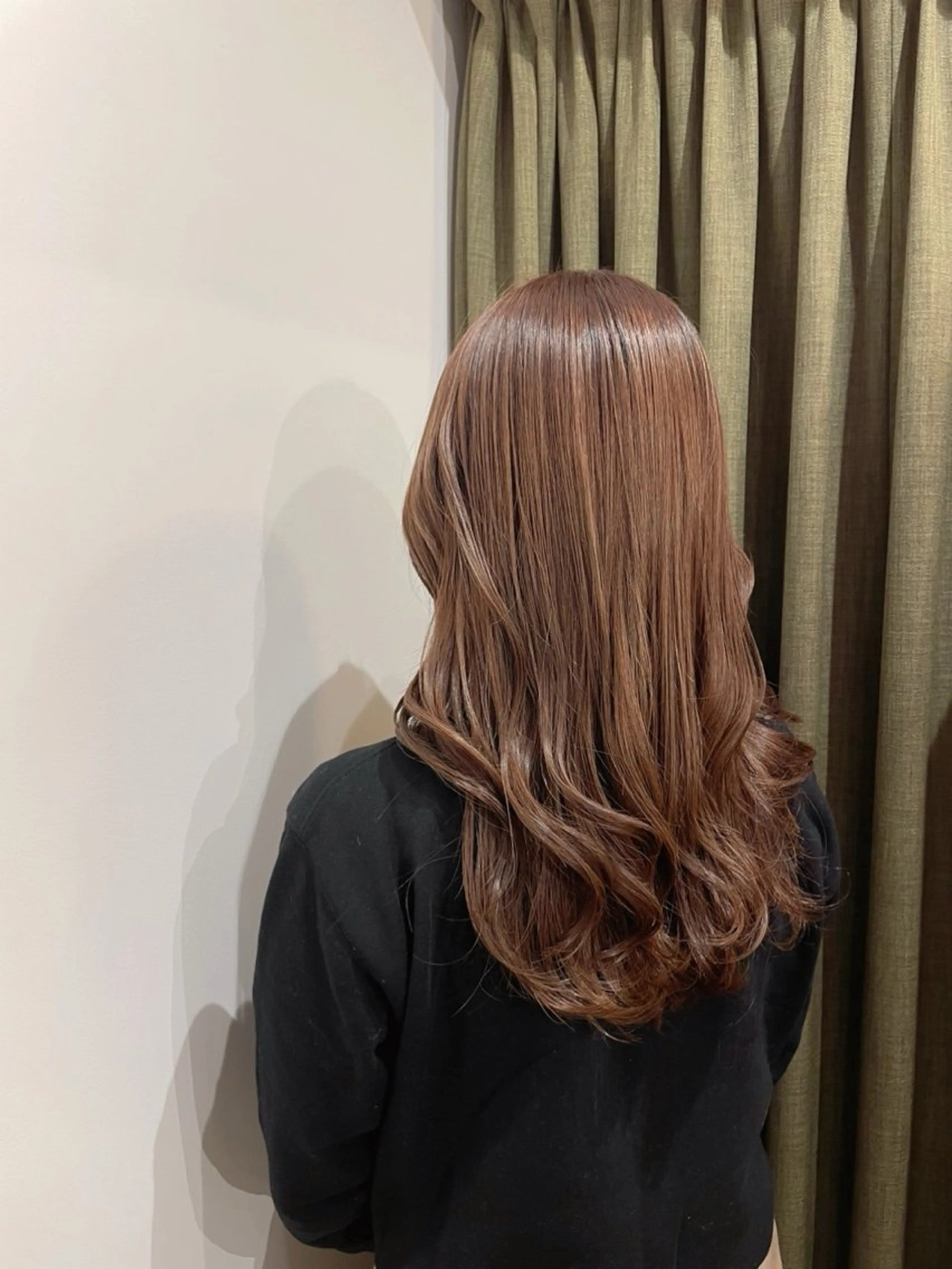 ロング カラー 猪野 音羽のヘアスタイル