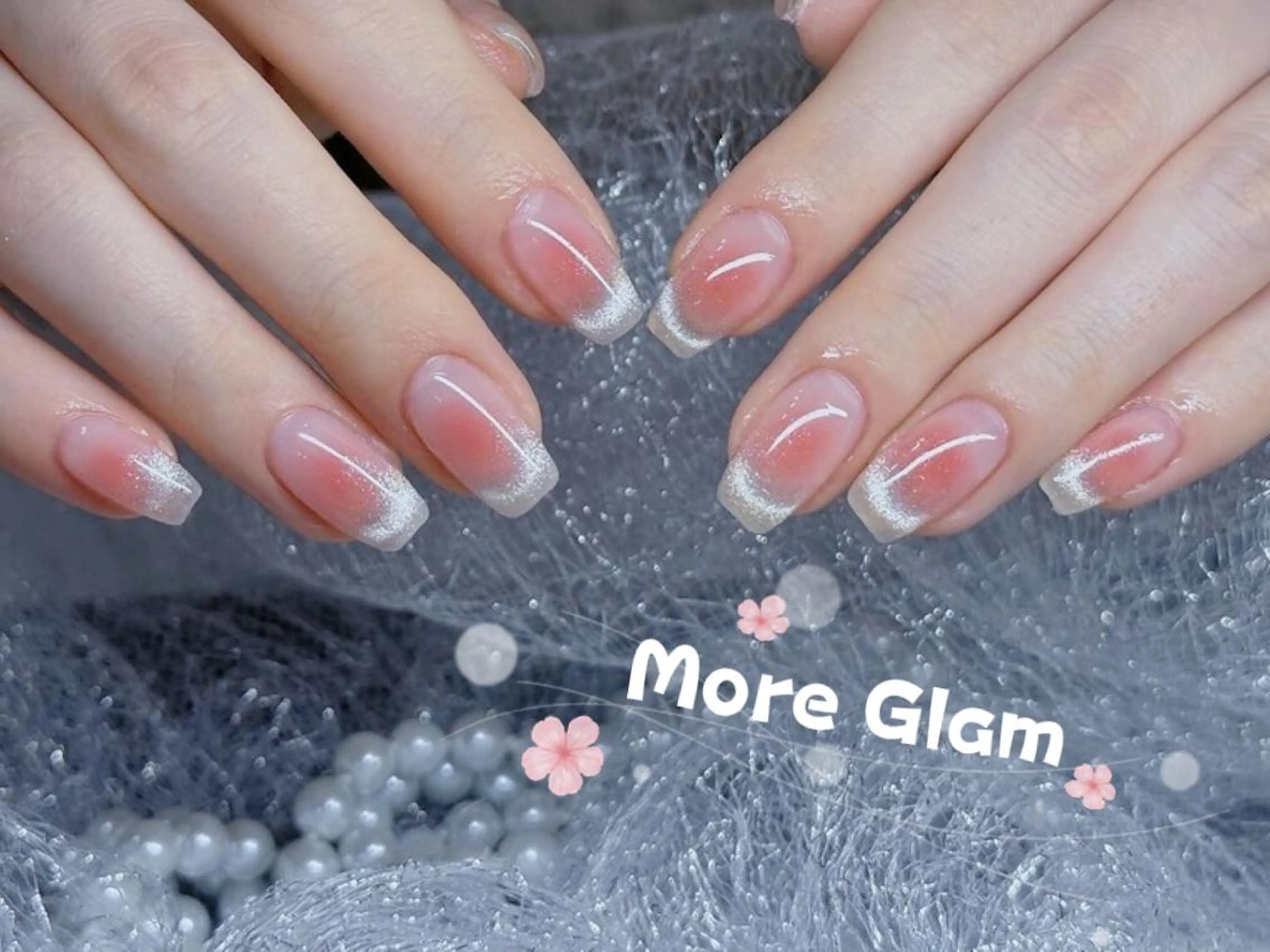 ネイル 長さ出し フットネイル フレンチネイル ジェルネイル ガラスフレンチ MoreGlam ネイルのネイルデザイン