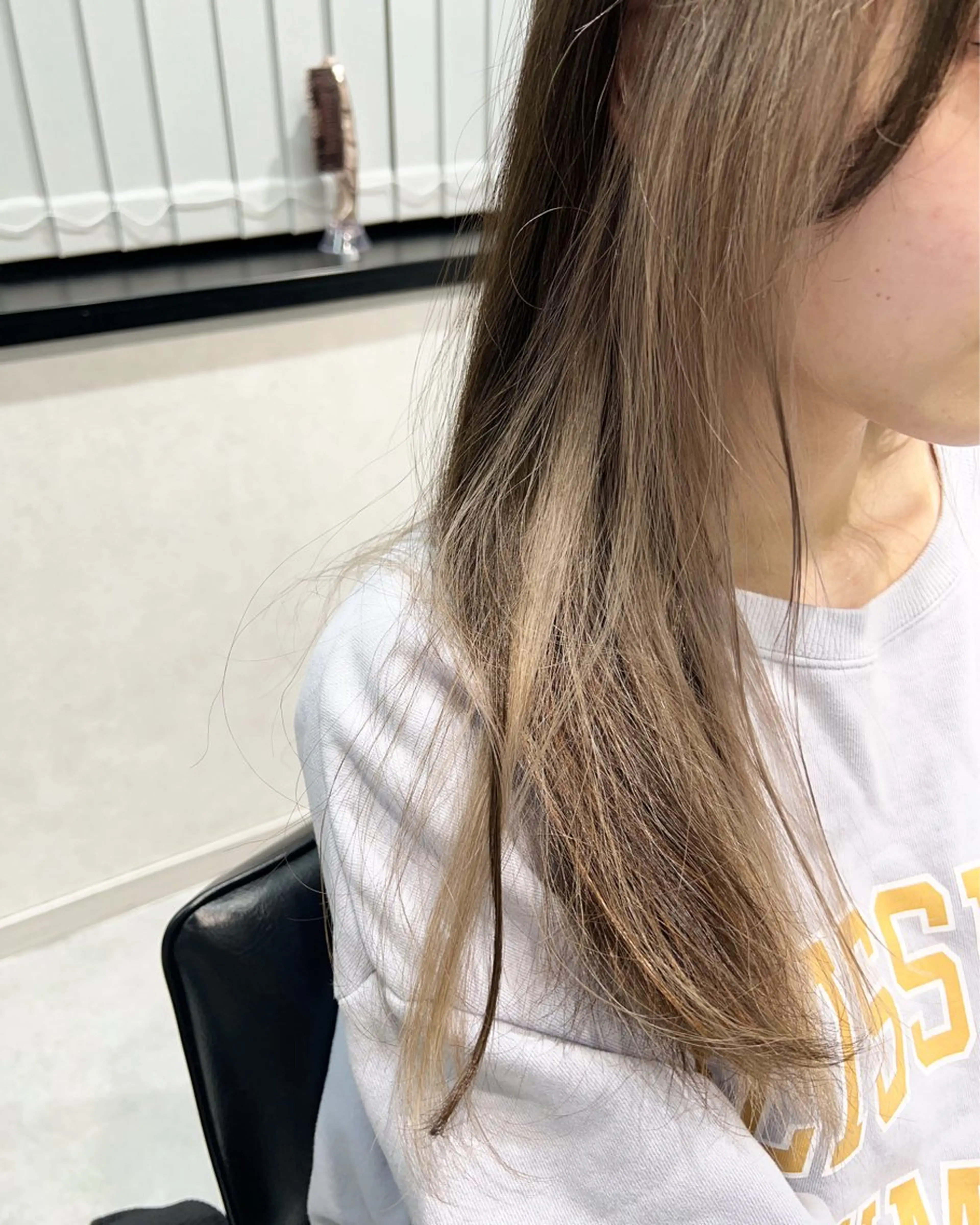 【ケアブリーチクーポン】インナーカラー+全体カラー+トリートメントの写真