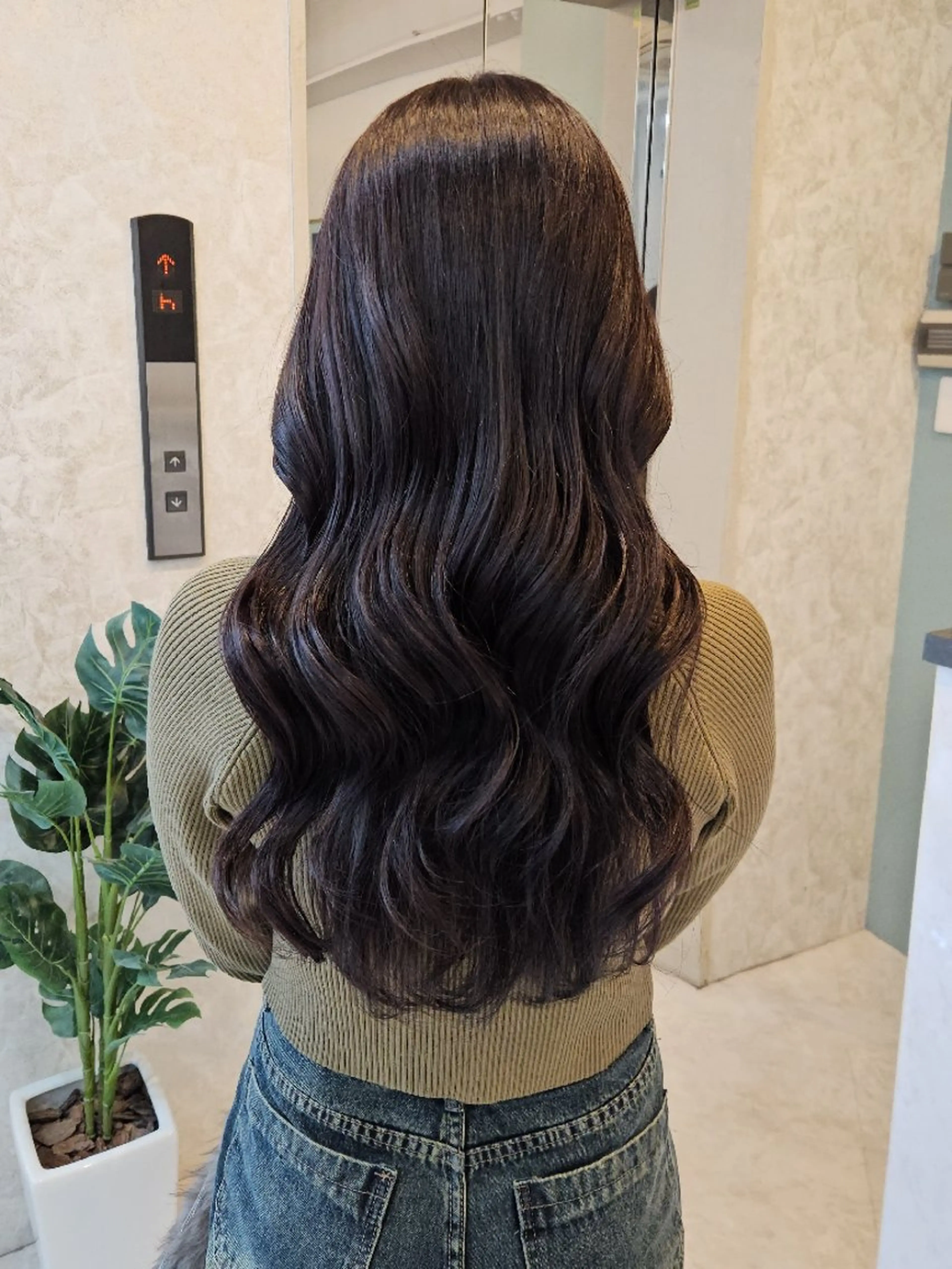 ロング カラー ブリーチ ブラウンカラー ラベンダーカラー ブリーチなしカラー 韓国風ヘア カット ヘアカラー ミク🇰🇷 /Agu hairのヘアスタイル