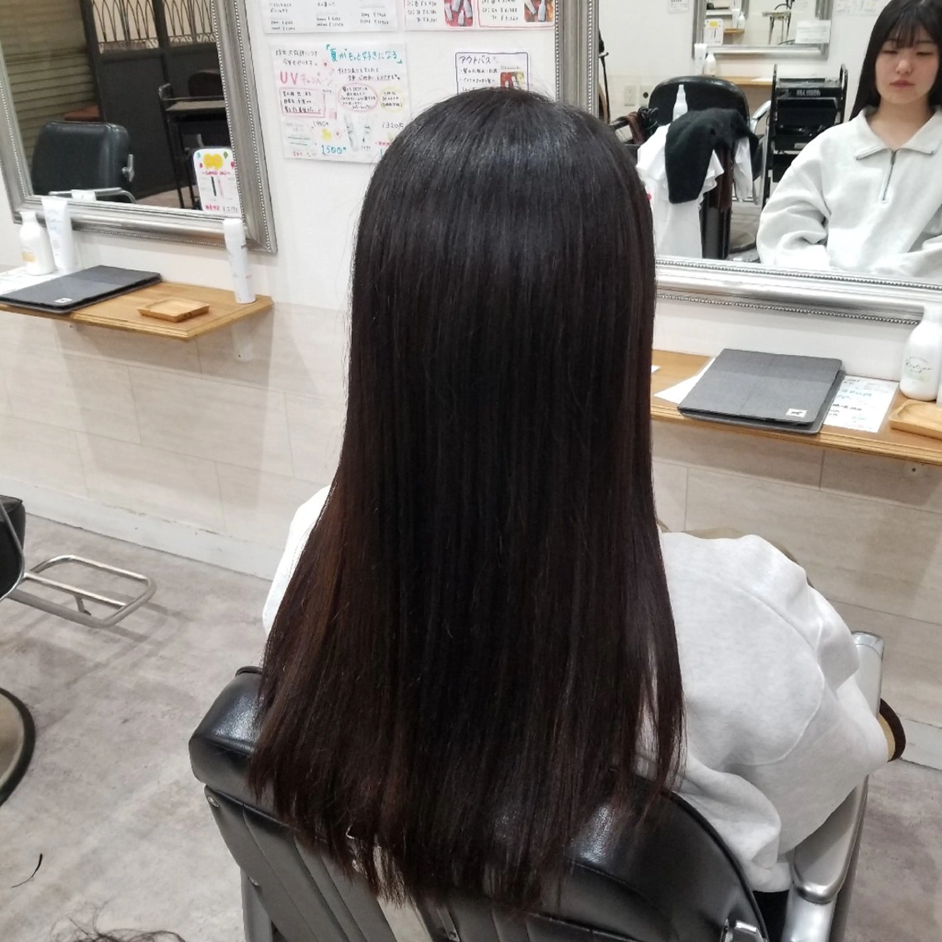 ロング カット 暖色🍎透明感カラー 🩵小林かりんのヘアスタイル