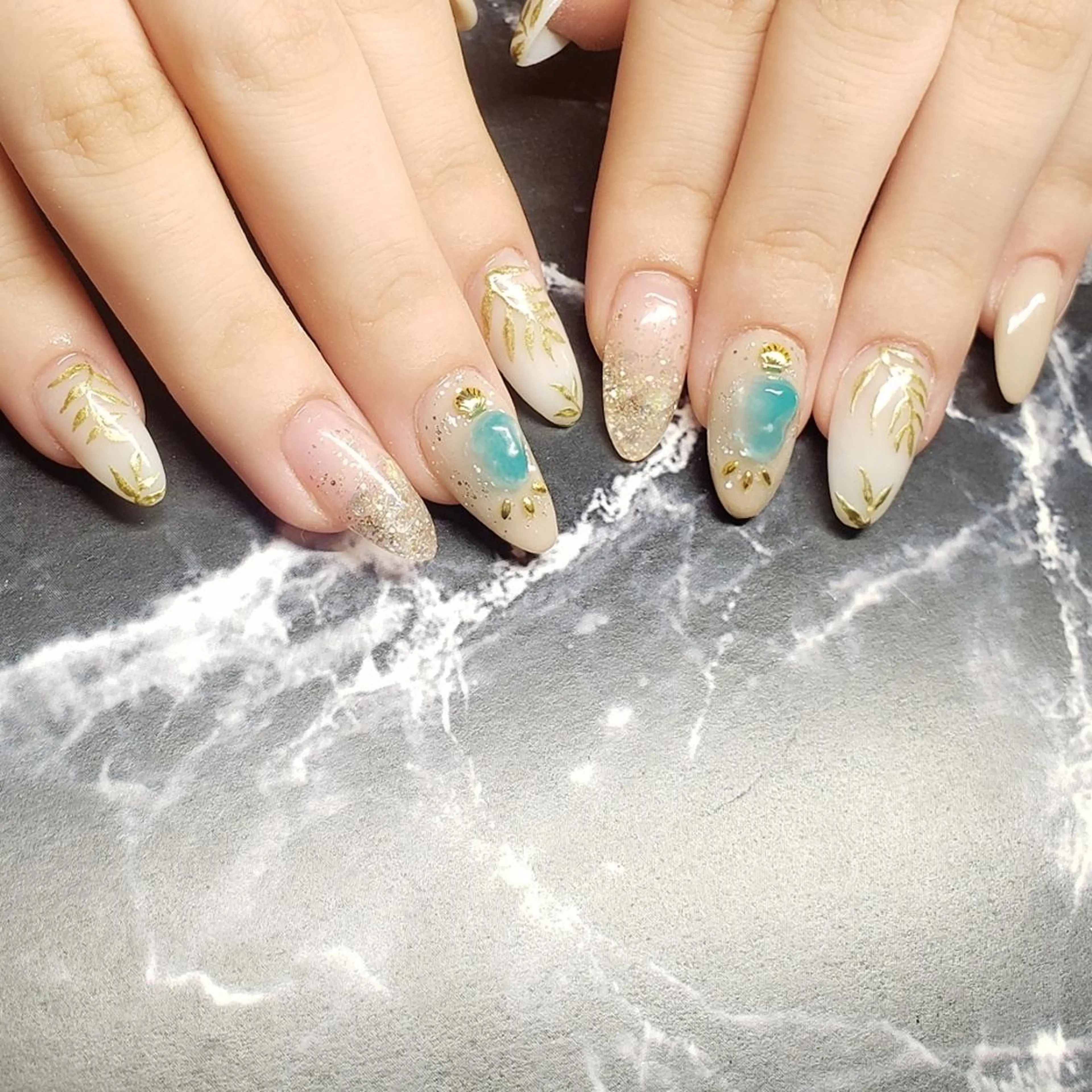 ミディアム ネイル ハンドネイル クロキ 。のネイルデザイン