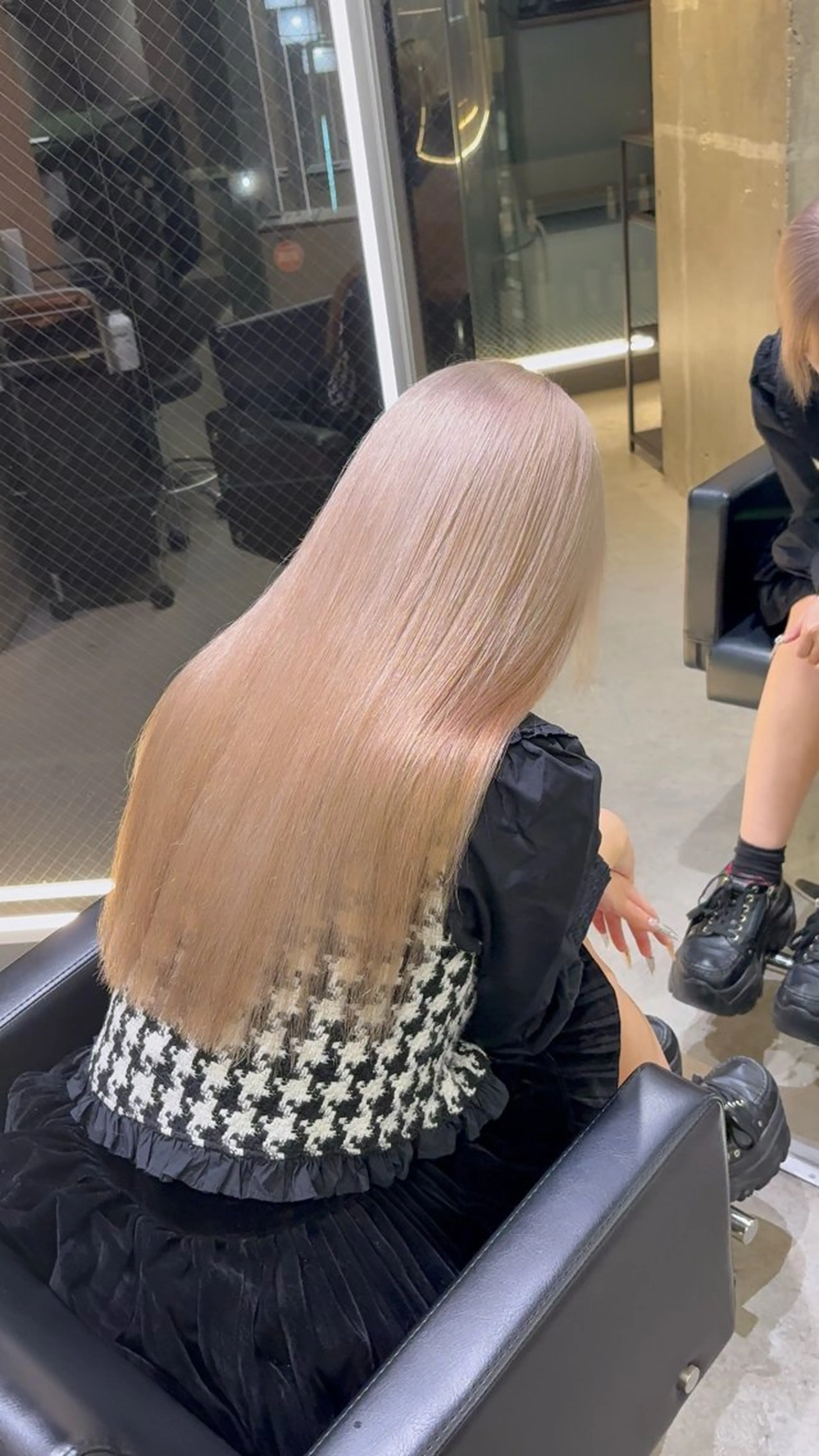 ロング カラー ヘアカラー RONND   Weg所属・海瑠万／メンズパーマ ／ブリーチ／フェードのヘアスタイル