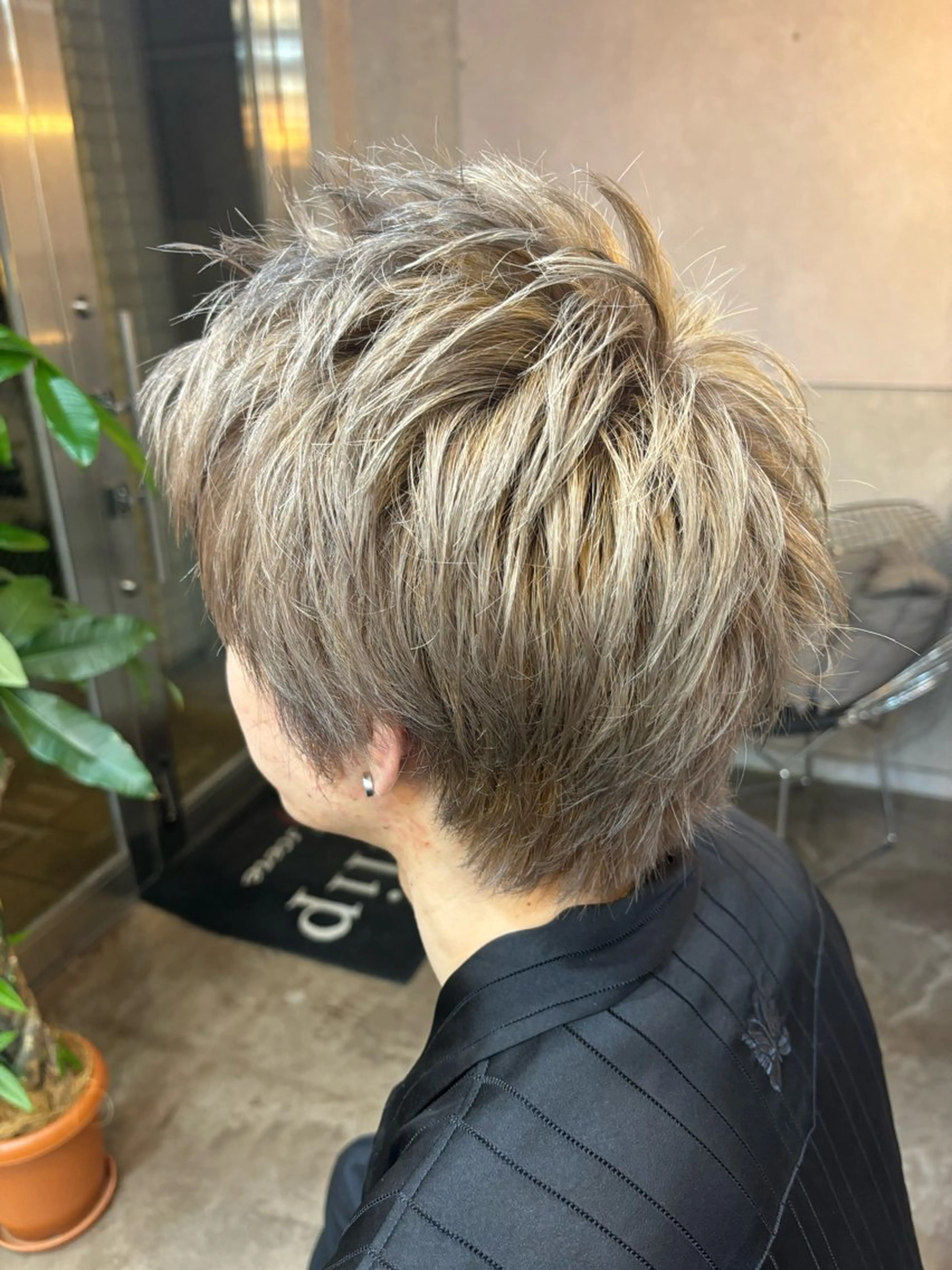 カラー メンズ ベージュカラー シルバー シルバーベージュ ヘアカラー ar clip表参道所属・💜髪質改善/ 艶カラー/ミナ🩷のヘアスタイル