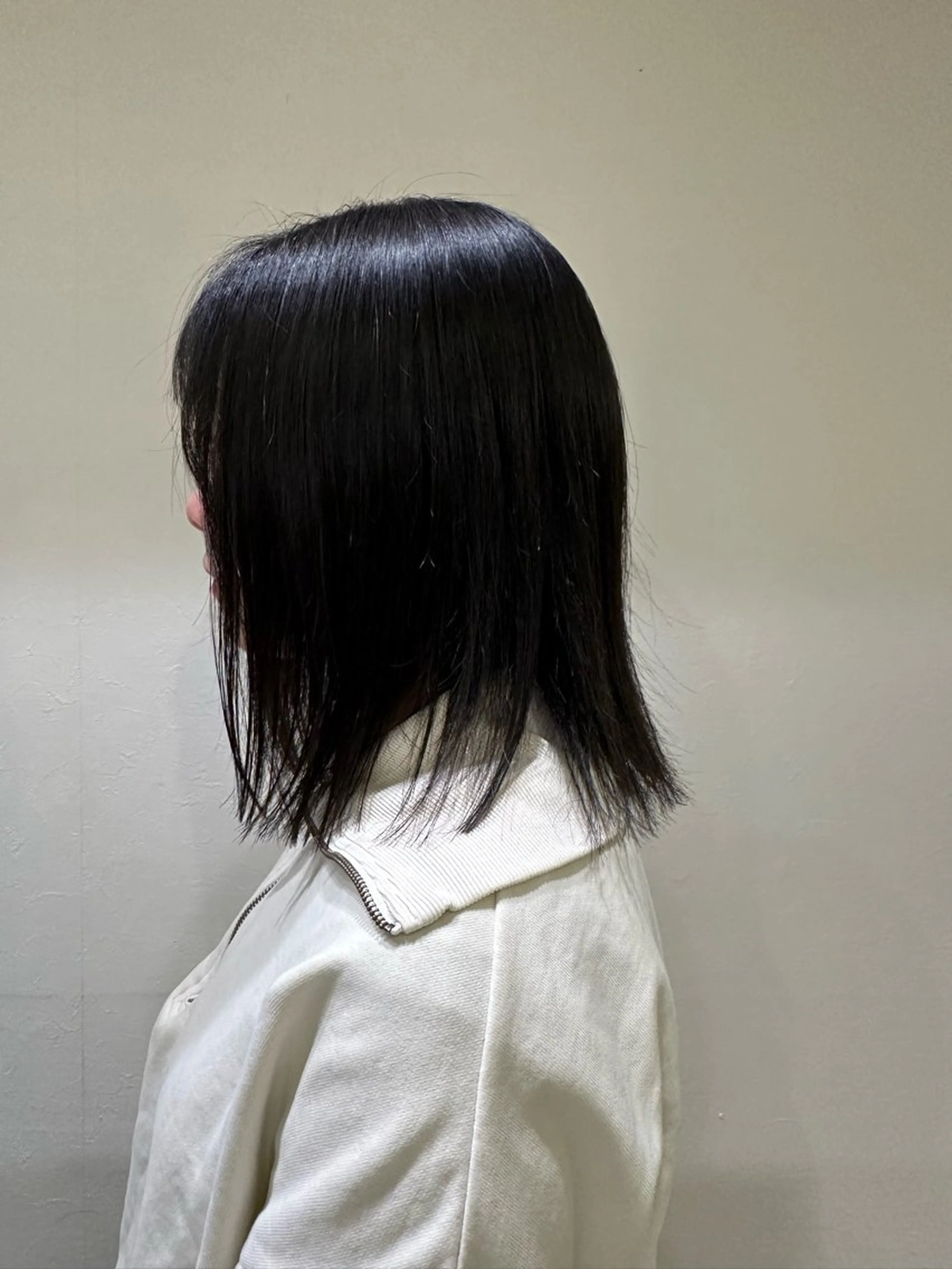 ミディアム 顔周りカット カット ヘアカラー トリートメント 伊藤 旭華のヘアスタイル