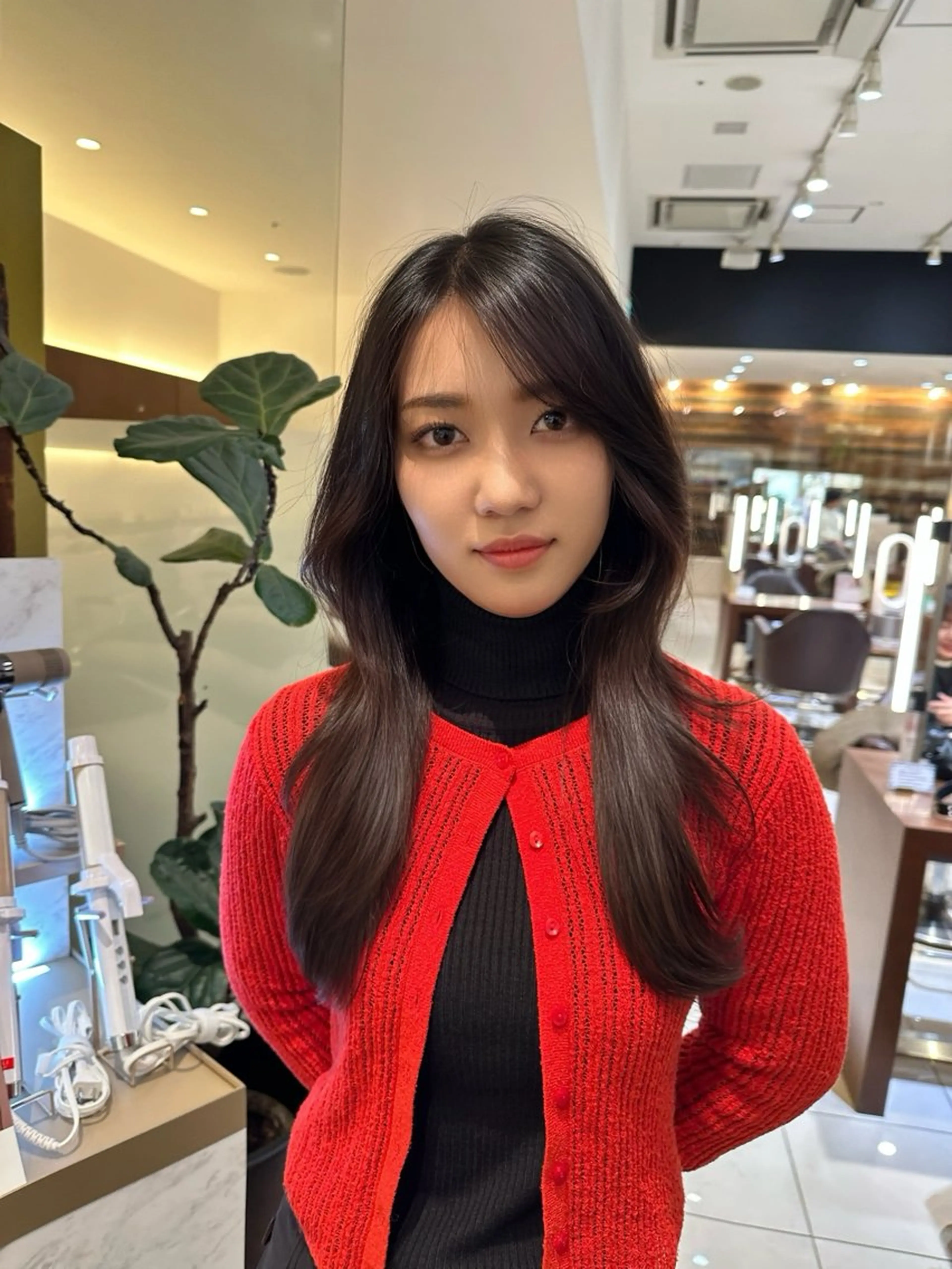 セミロング レイヤーカット 外ハネヘア 佐藤 雄一郎のその他イメージ