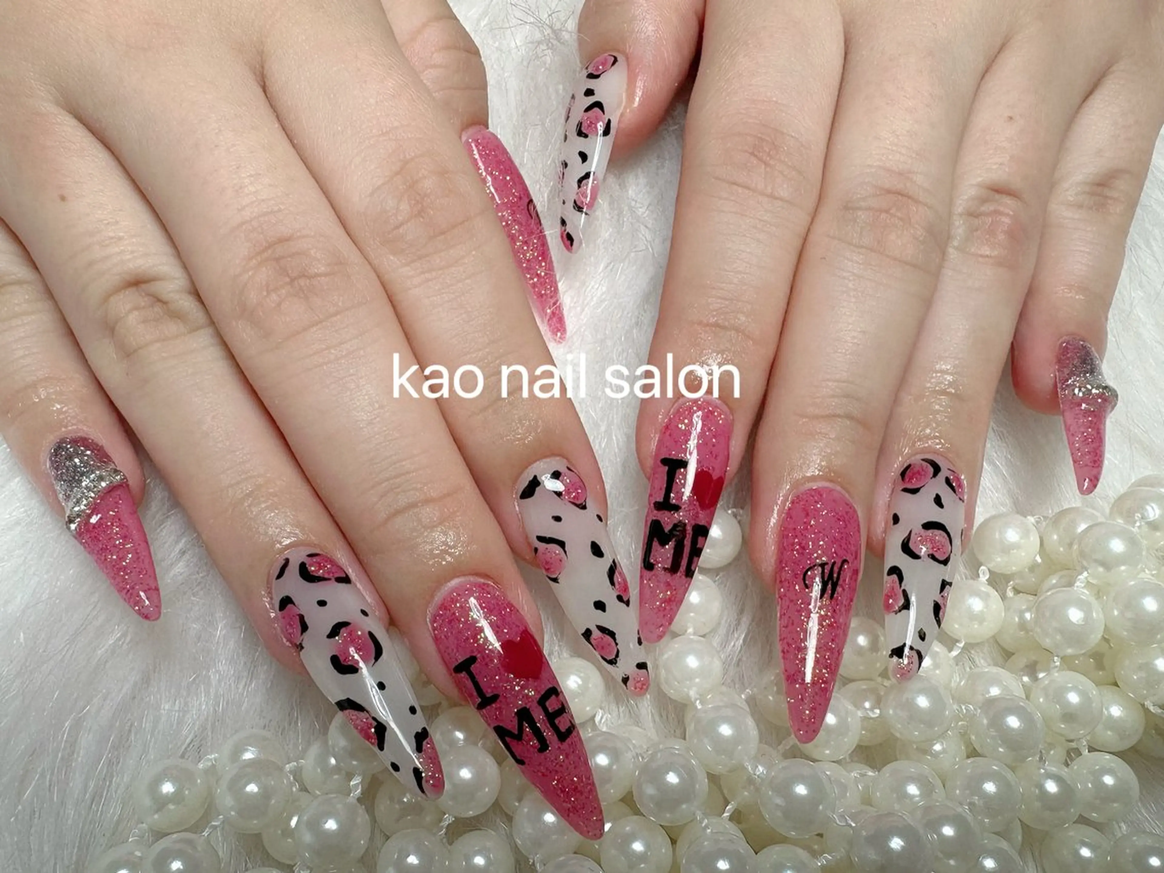 【ハンド】チップ長さだし10本+ワンカラー/ラメグラ+パーツ8個【ソフトジェルオフ無料】の写真