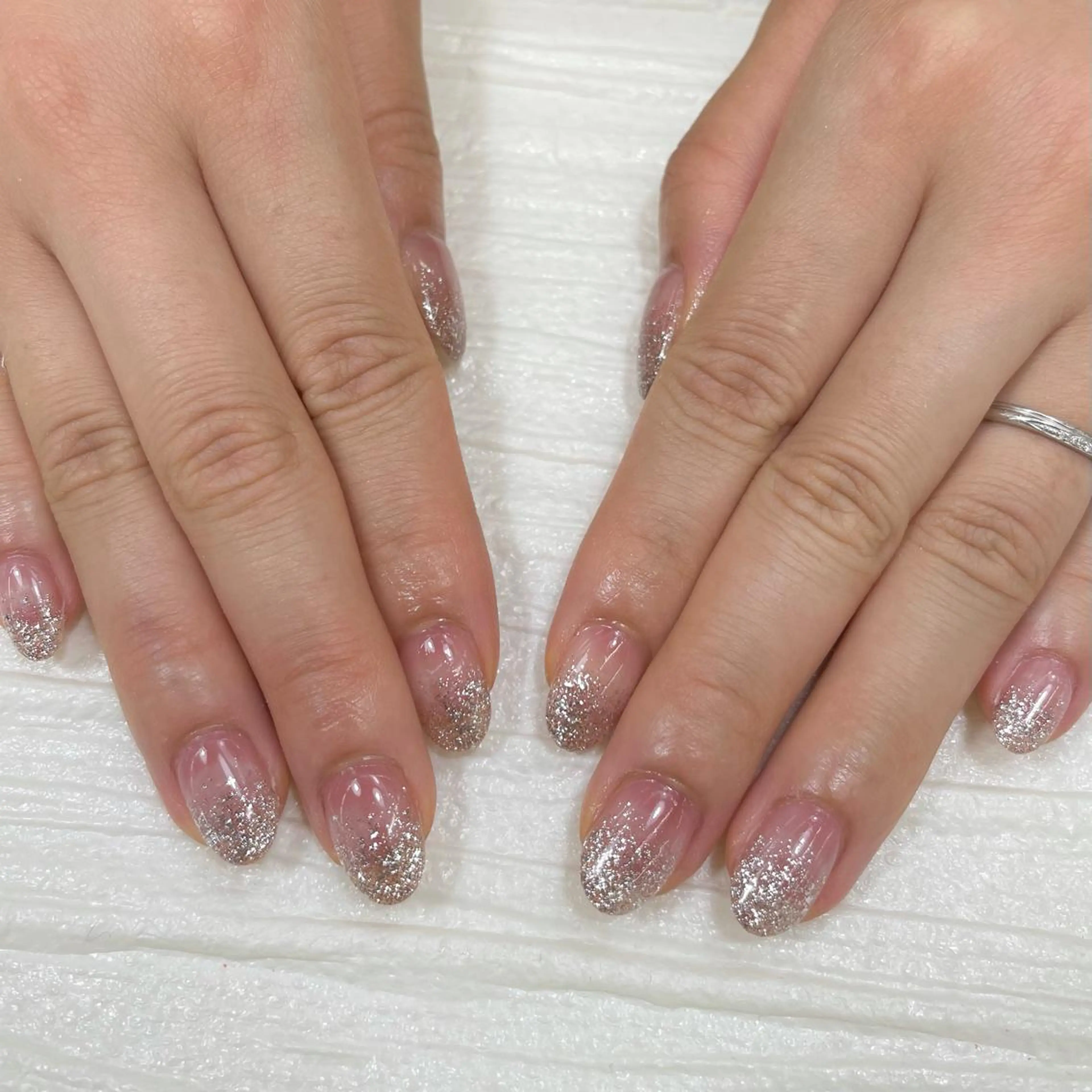 ネイル フットネイル グラデーション ラメ(グリッター) ラメグラデーション ワンカラーネイル Nail Blue512所属・Nailist MINORIのネイルデザイン