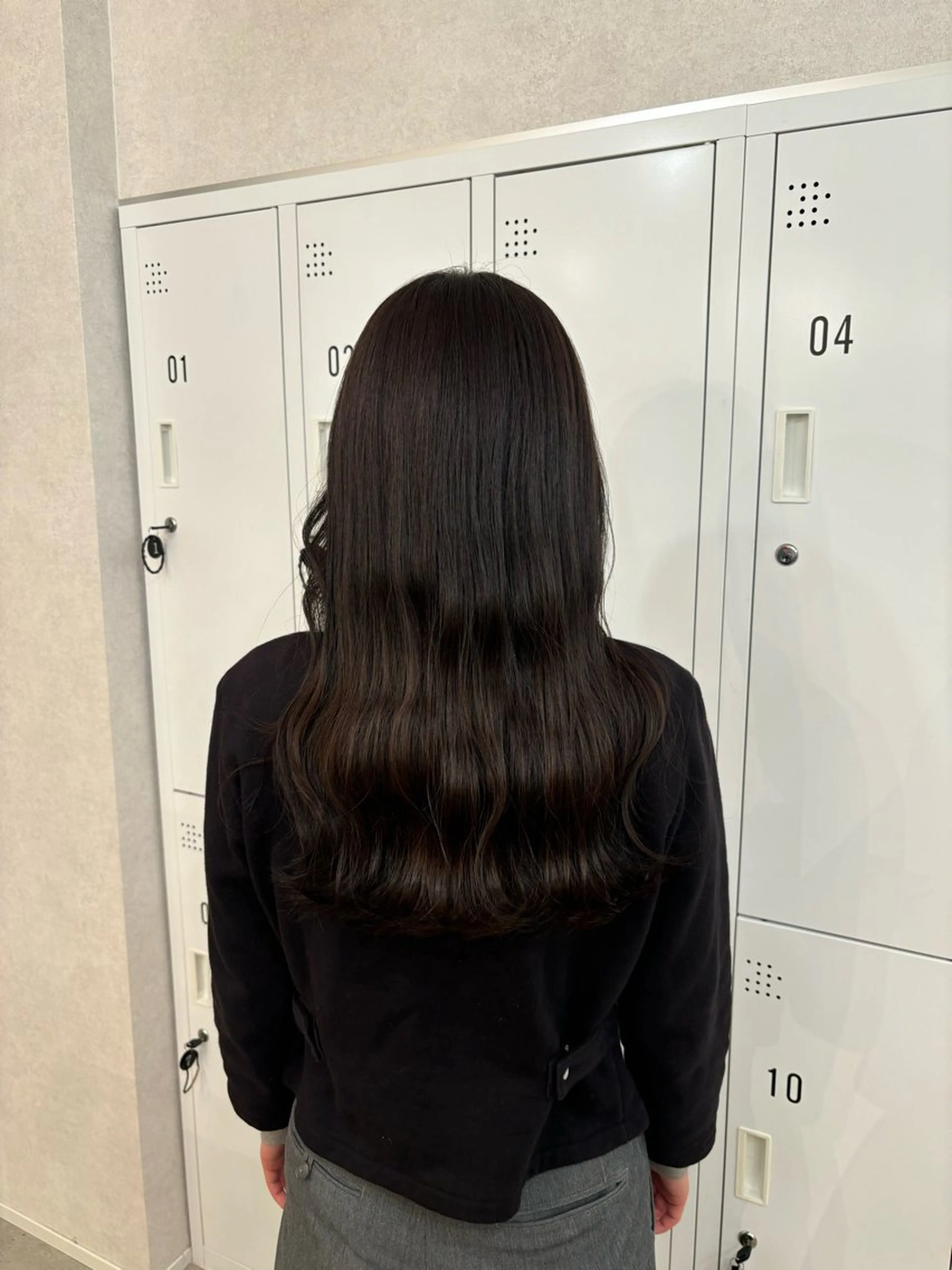 ロング ネヅ カオルのヘアスタイル