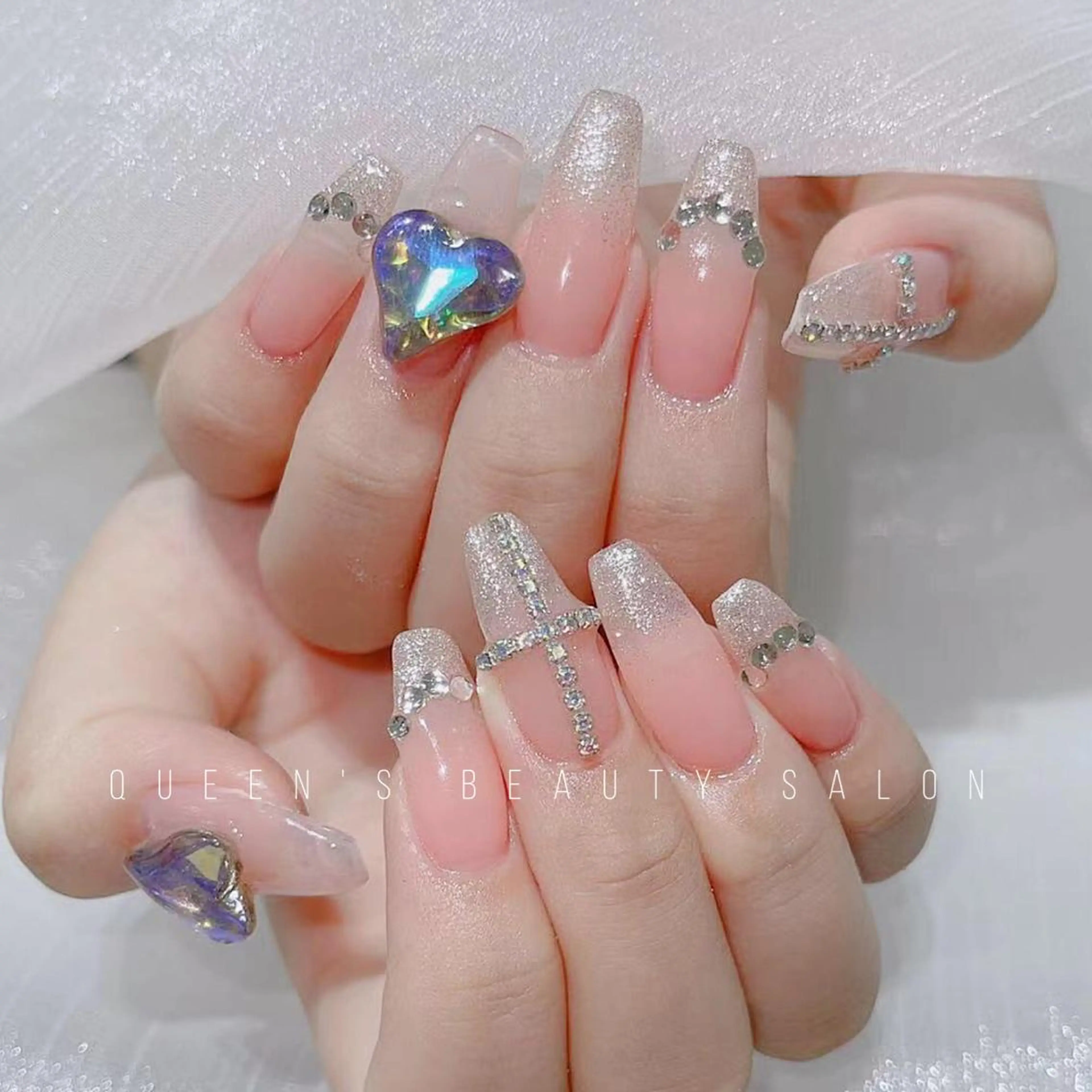 ネイル ハンドネイル Queen’s 歌舞伎町店のネイルデザイン