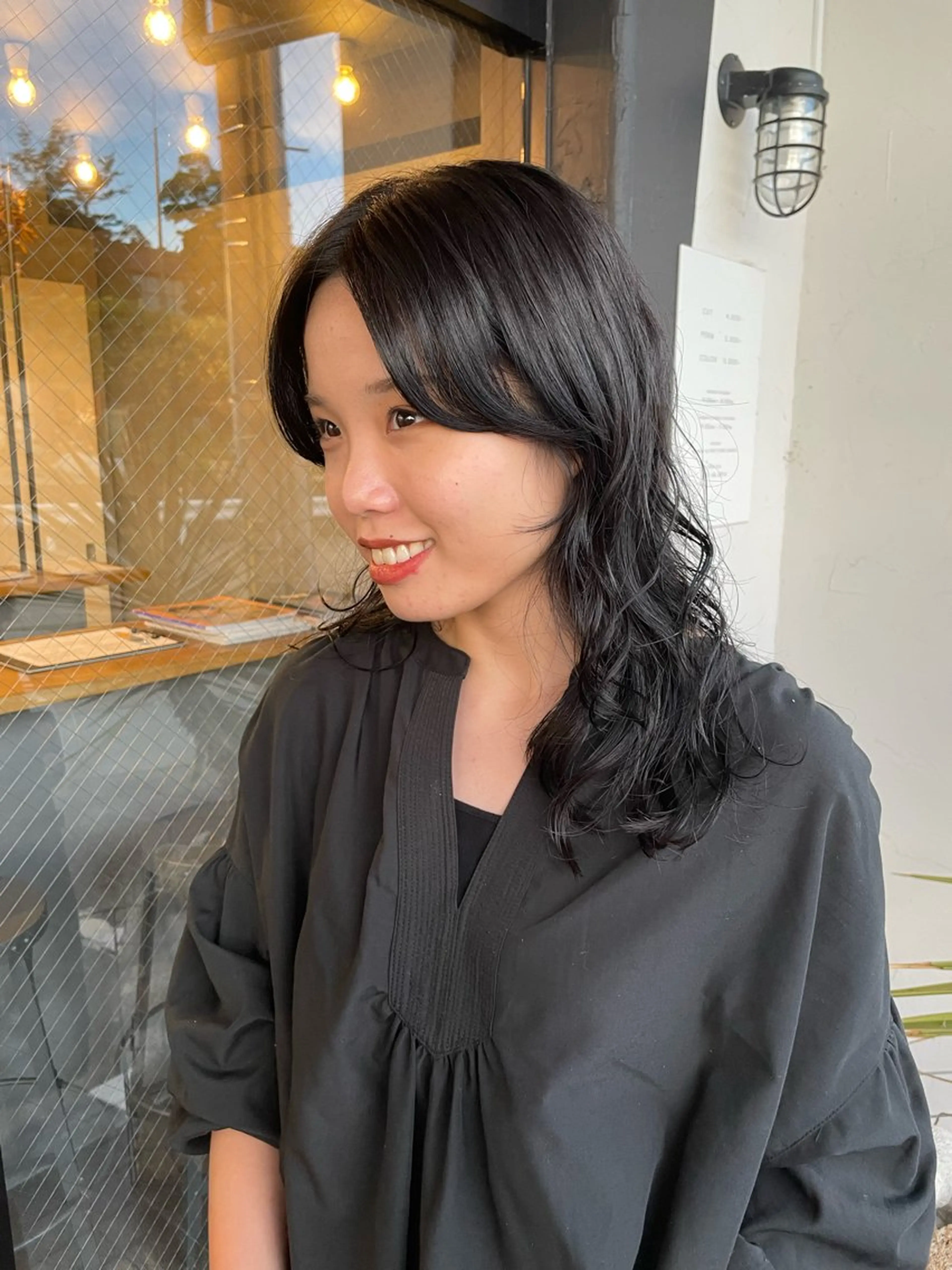 セミロング カラー 黒髪 ブルーカラー ブルーブラック カット ヘアカラー トリートメント CITA （シータ）所属・板井 美紗都のヘアスタイル