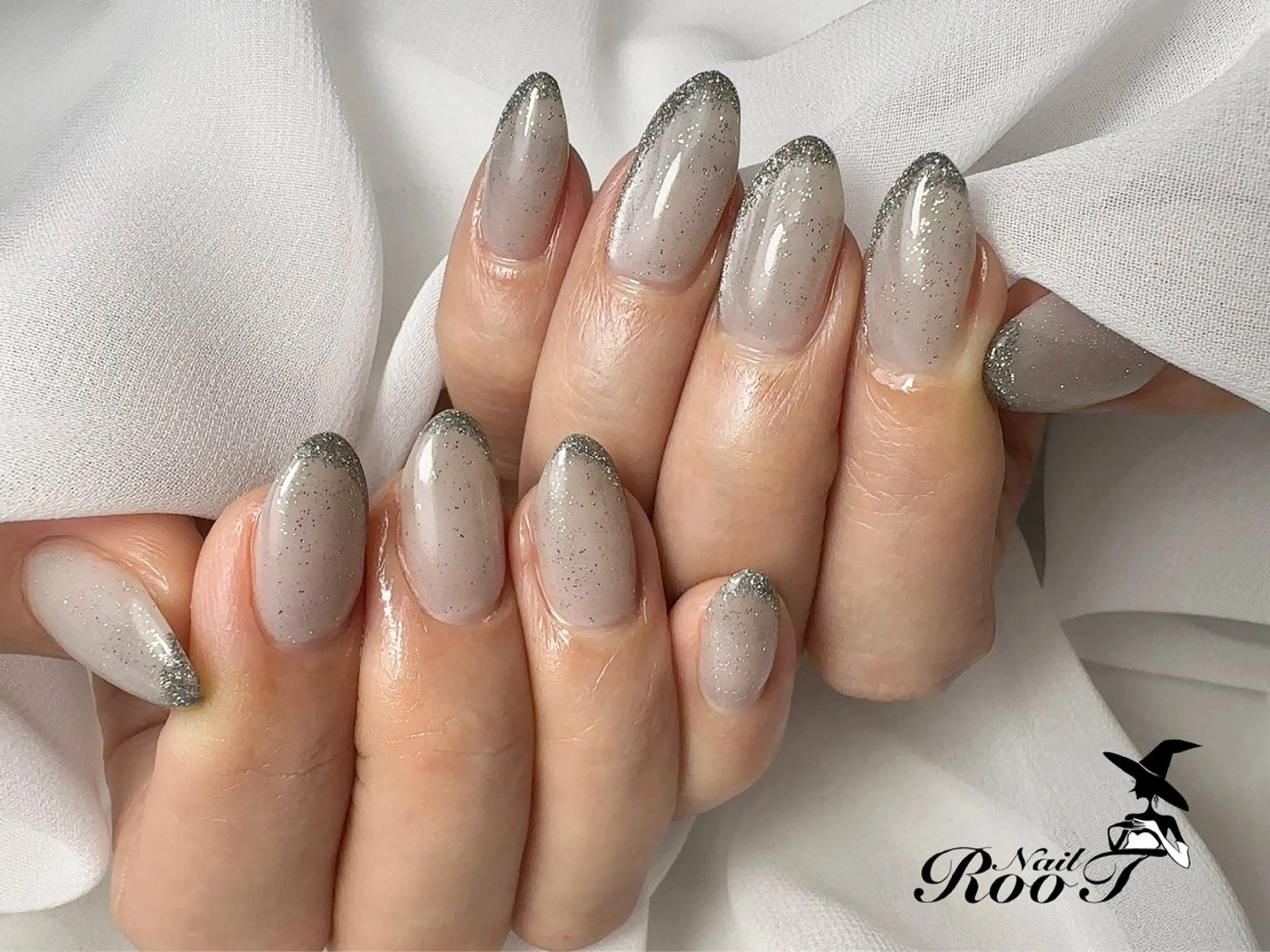 ネイル フラッシュネイル フラッシュマグ フレンチネイル ハンドネイル RooT Nailのネイルデザイン