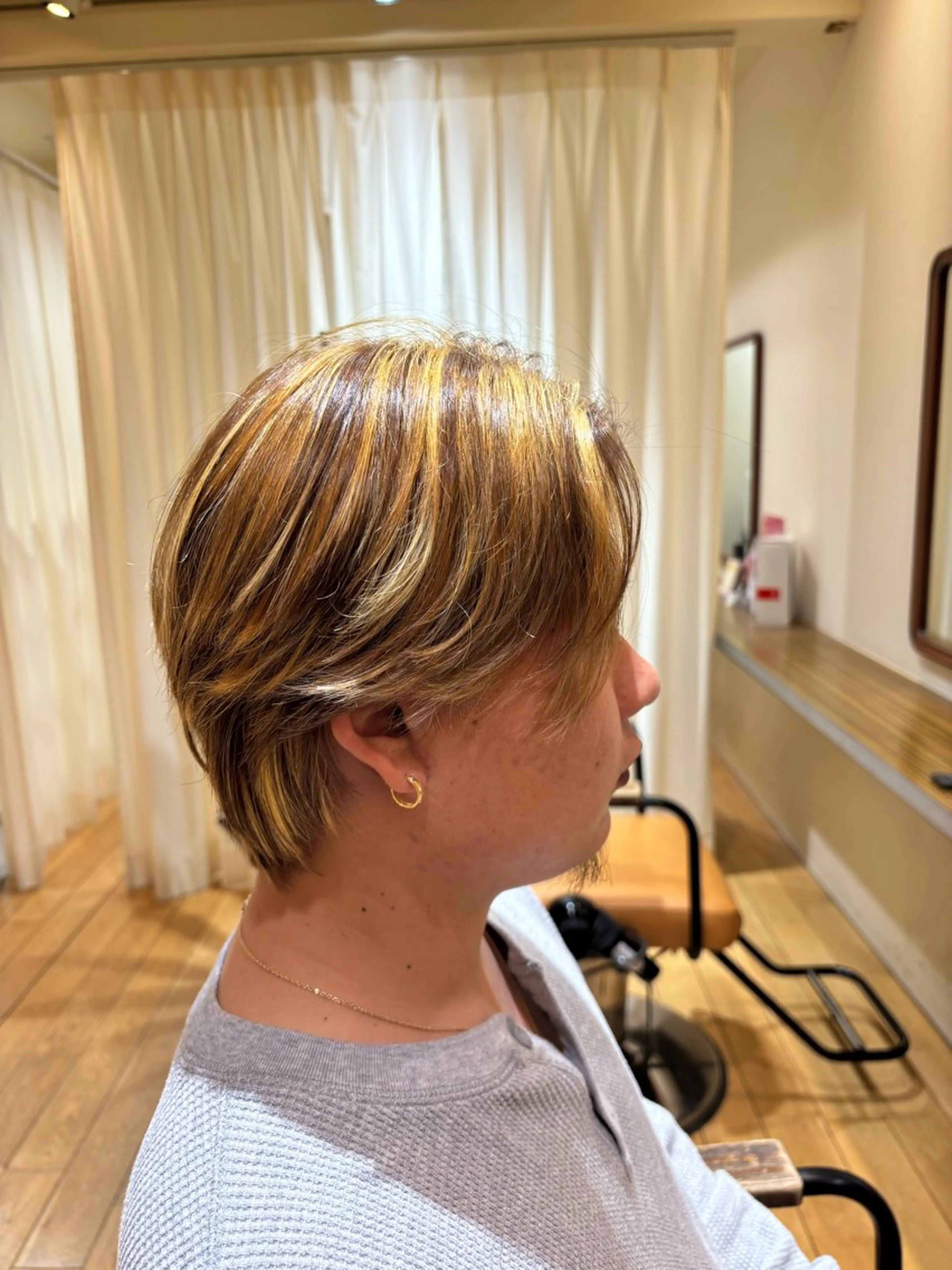 メンズ メンズハイライト ai koのヘアスタイル