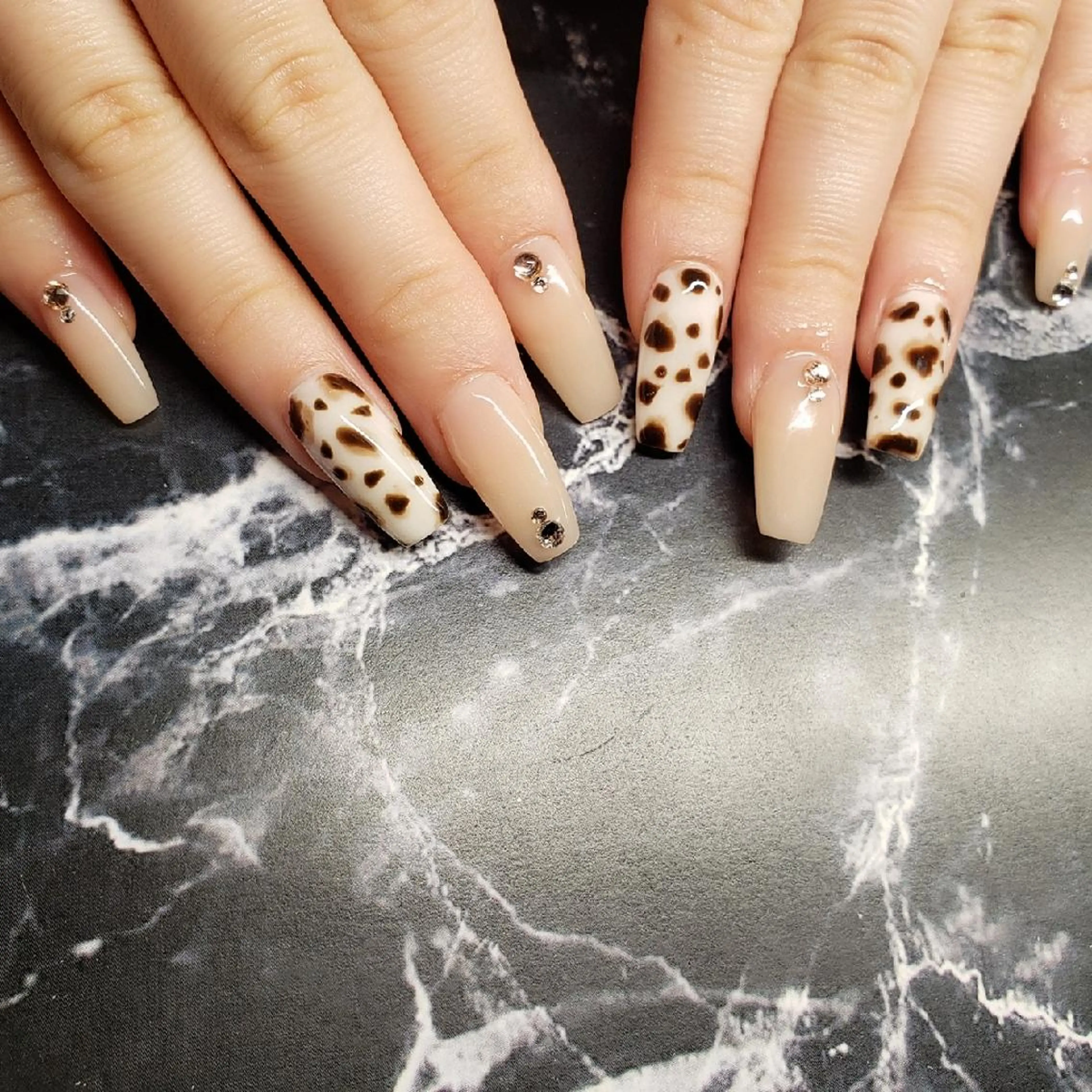 セミロング ネイル ハンドネイル クロキ 。のネイルデザイン