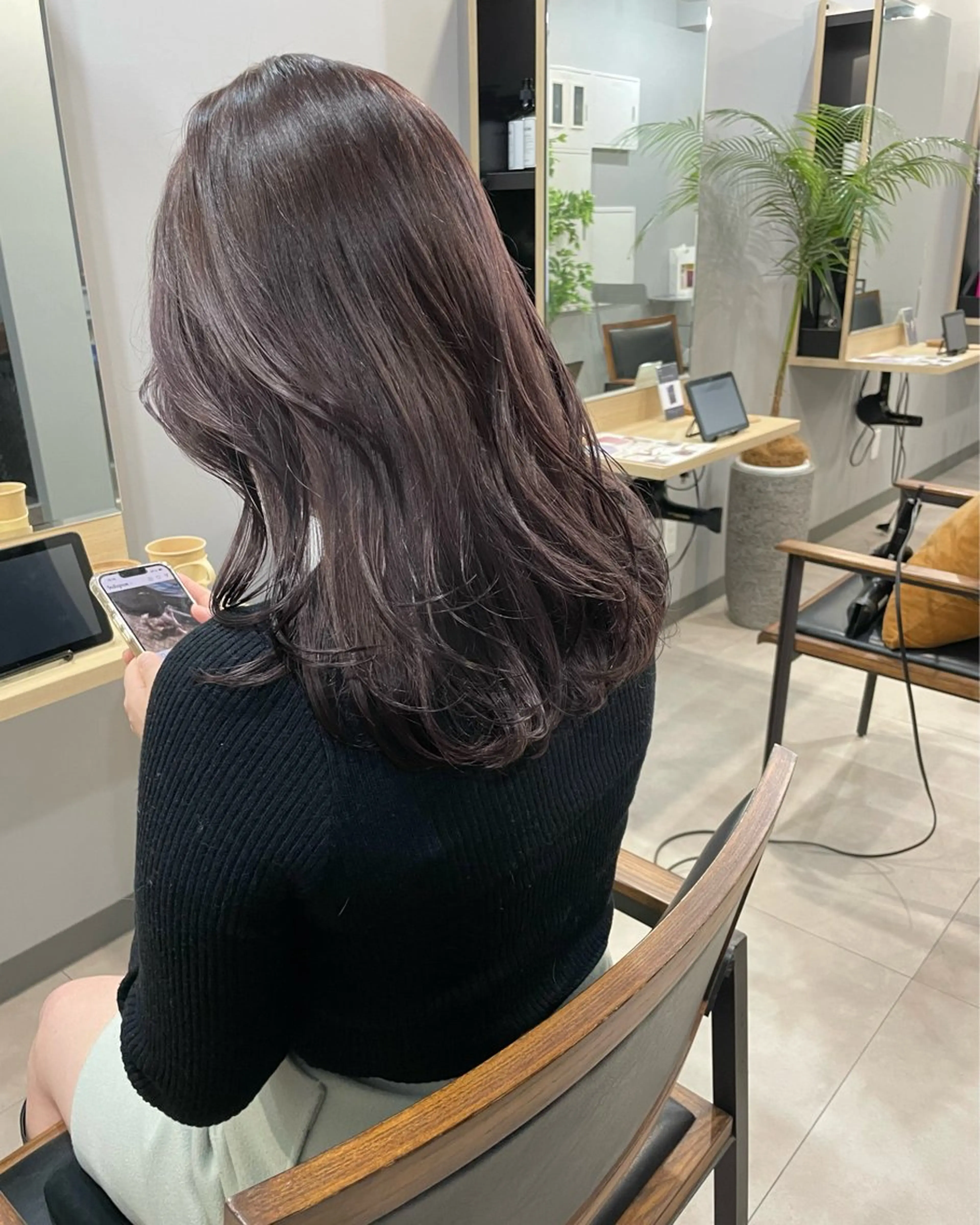 ロング カラー グレージュ ラベンダーカラー ラベンダーグレージュ ラベンダーグレー カット ヘアカラー トリートメント Kamie 三宮のヘアスタイル