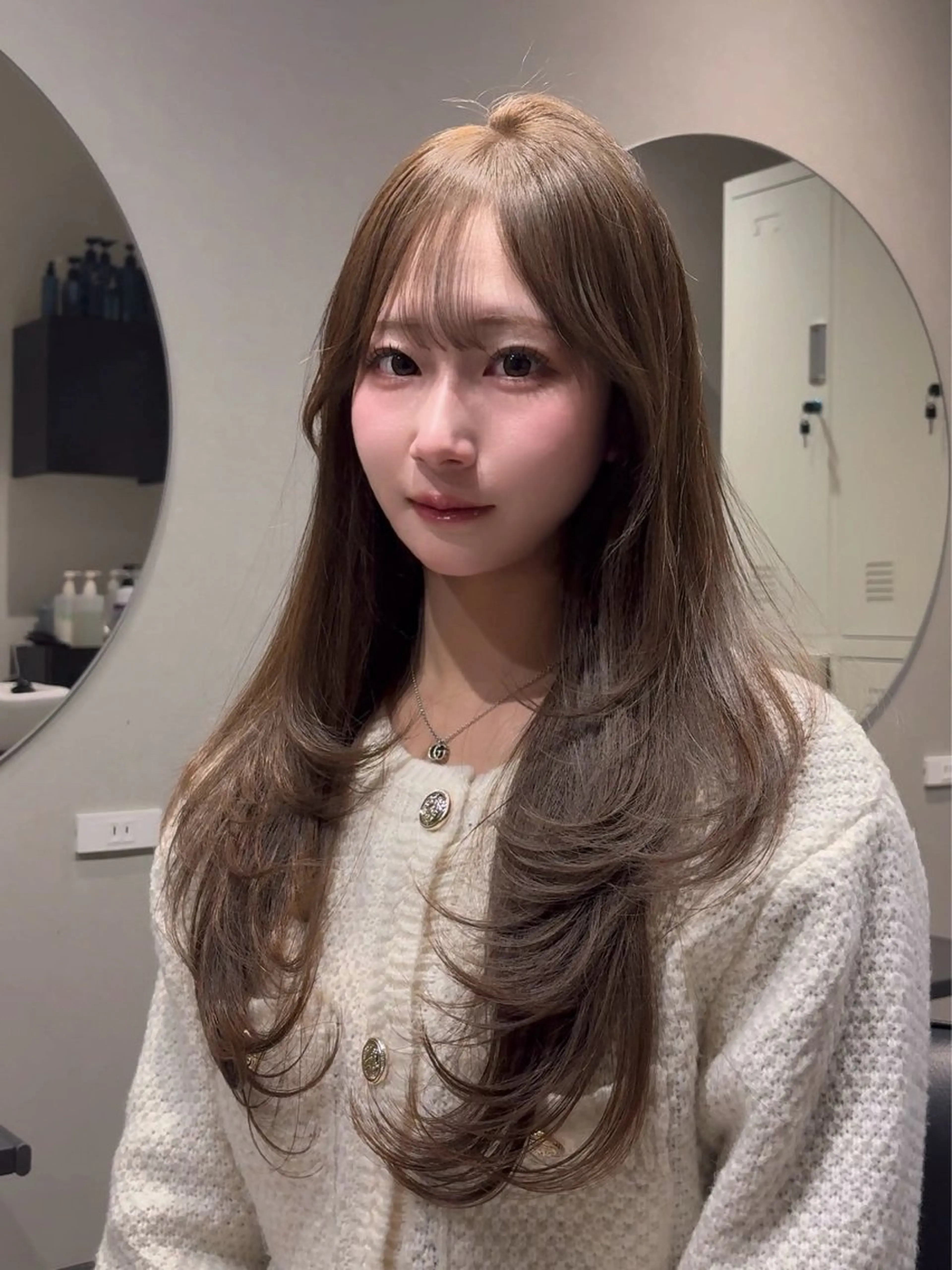 ロング カラー ベージュカラー ブリーチ ブリーチなしカラー オリーブベージュ レイヤーカット ヘアカラー meby所属・🩵福岡ブリーチなし カラー/紫音🩵のヘアスタイル