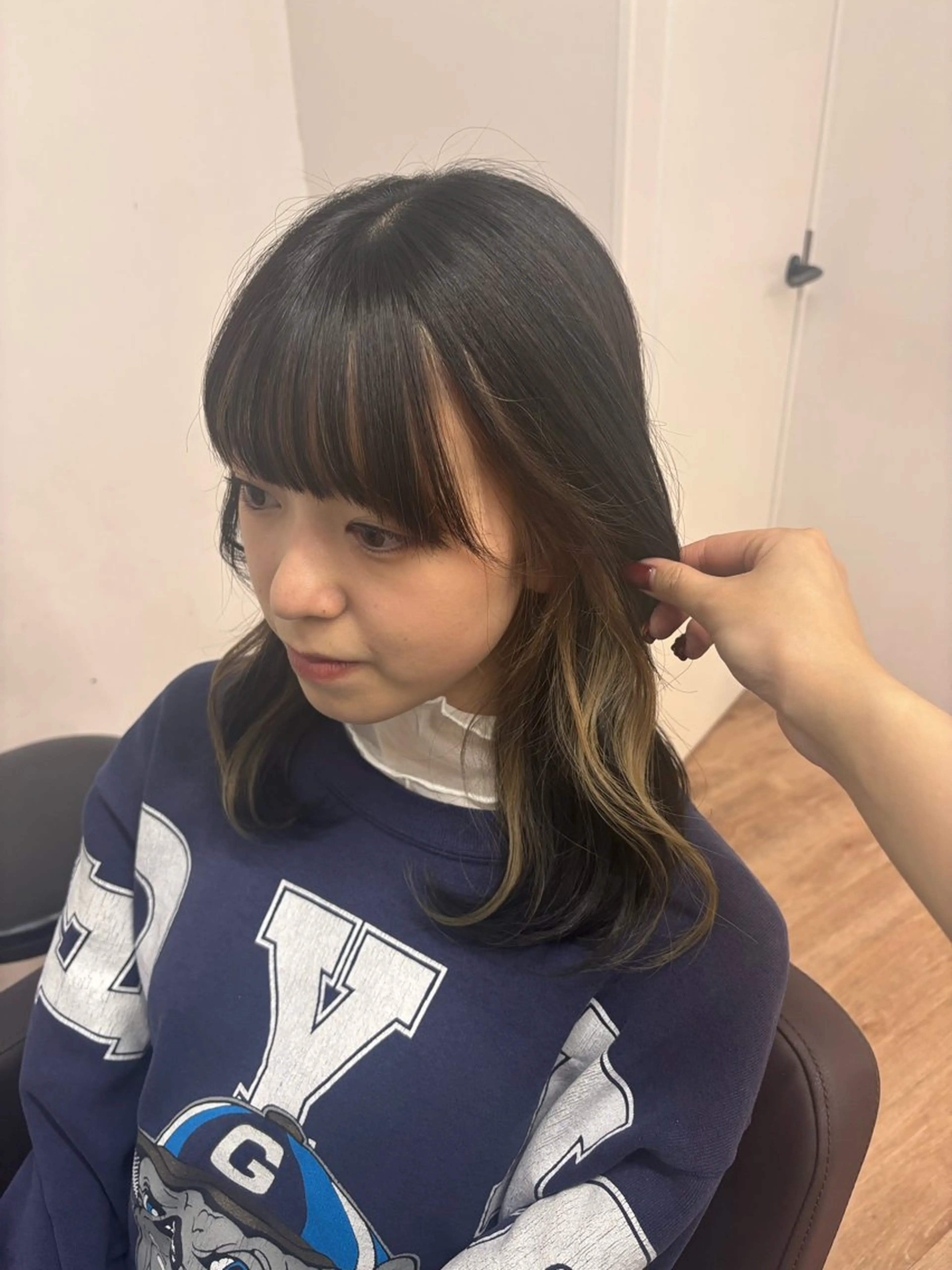 カラー ベージュカラー ブリーチ インナーカラー momo/髪質改善 /コテ巻きパーマのヘアスタイル