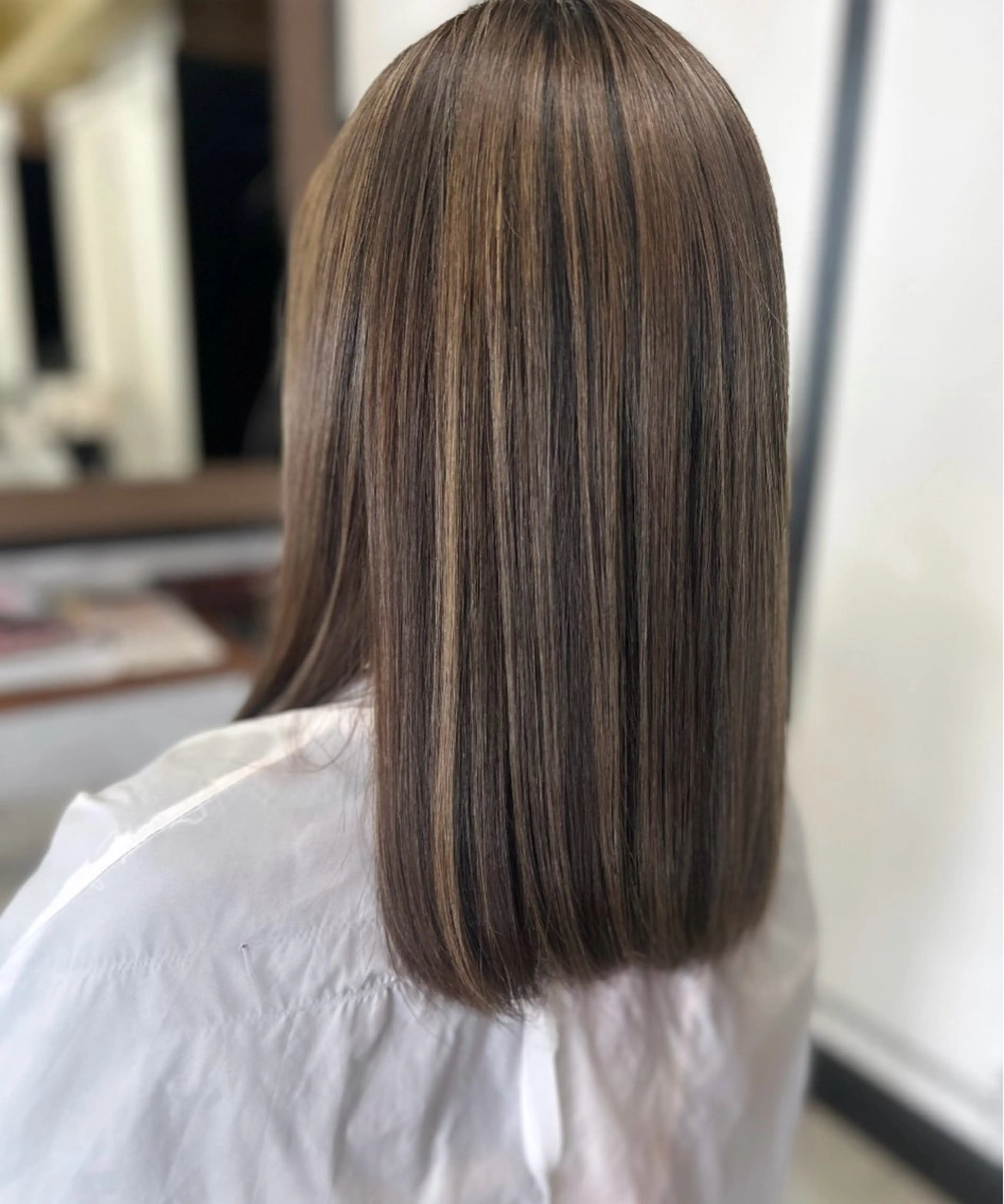 ミディアム カラー ベージュカラー ブリーチ mill hair所属・長浜 小晴のヘアスタイル