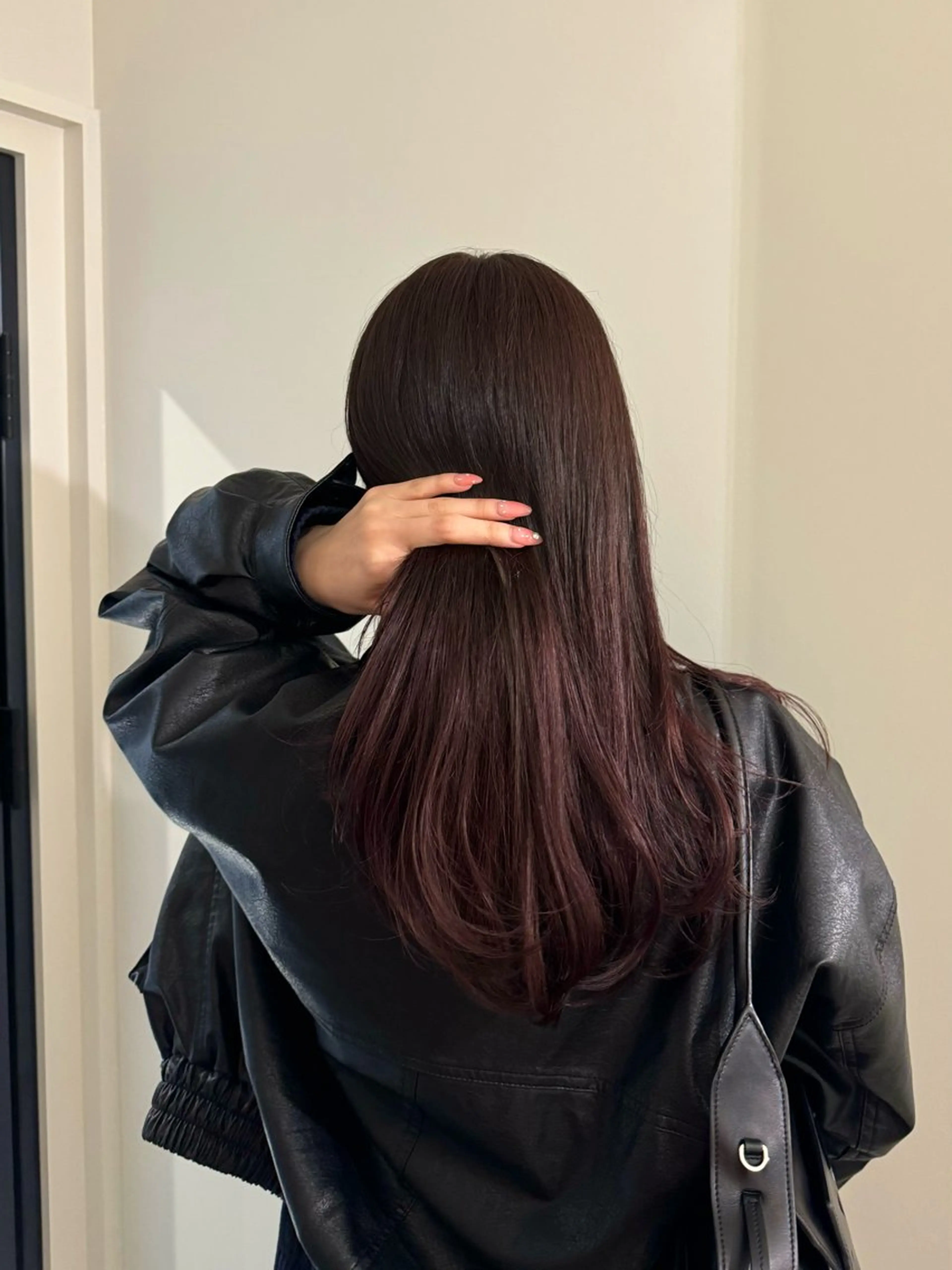 ロング カラー ブリーチ レッドカラー ヘアカラー 内沼 恵留菜のヘアスタイル