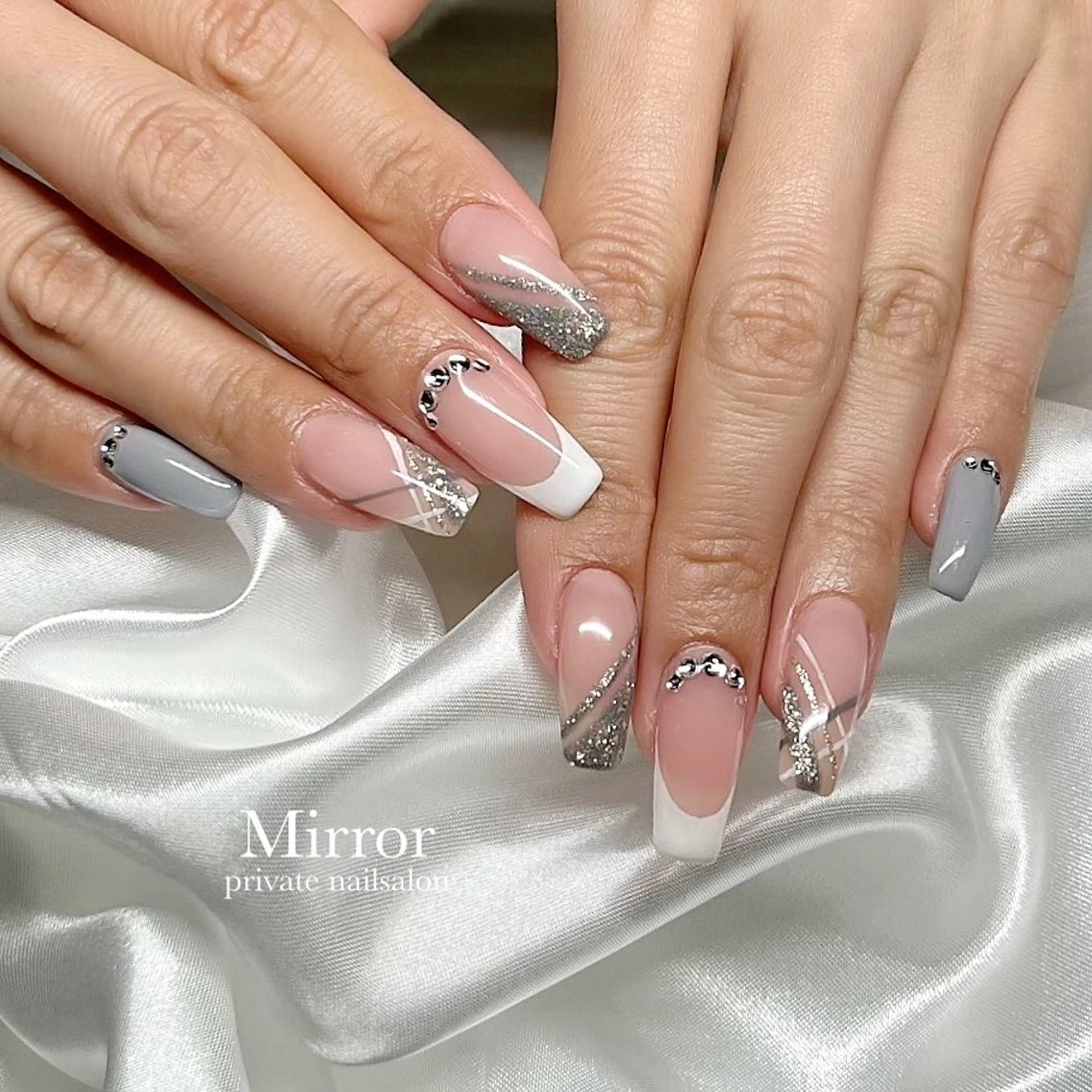 ネイル nailsalon Mirrorのネイルデザイン