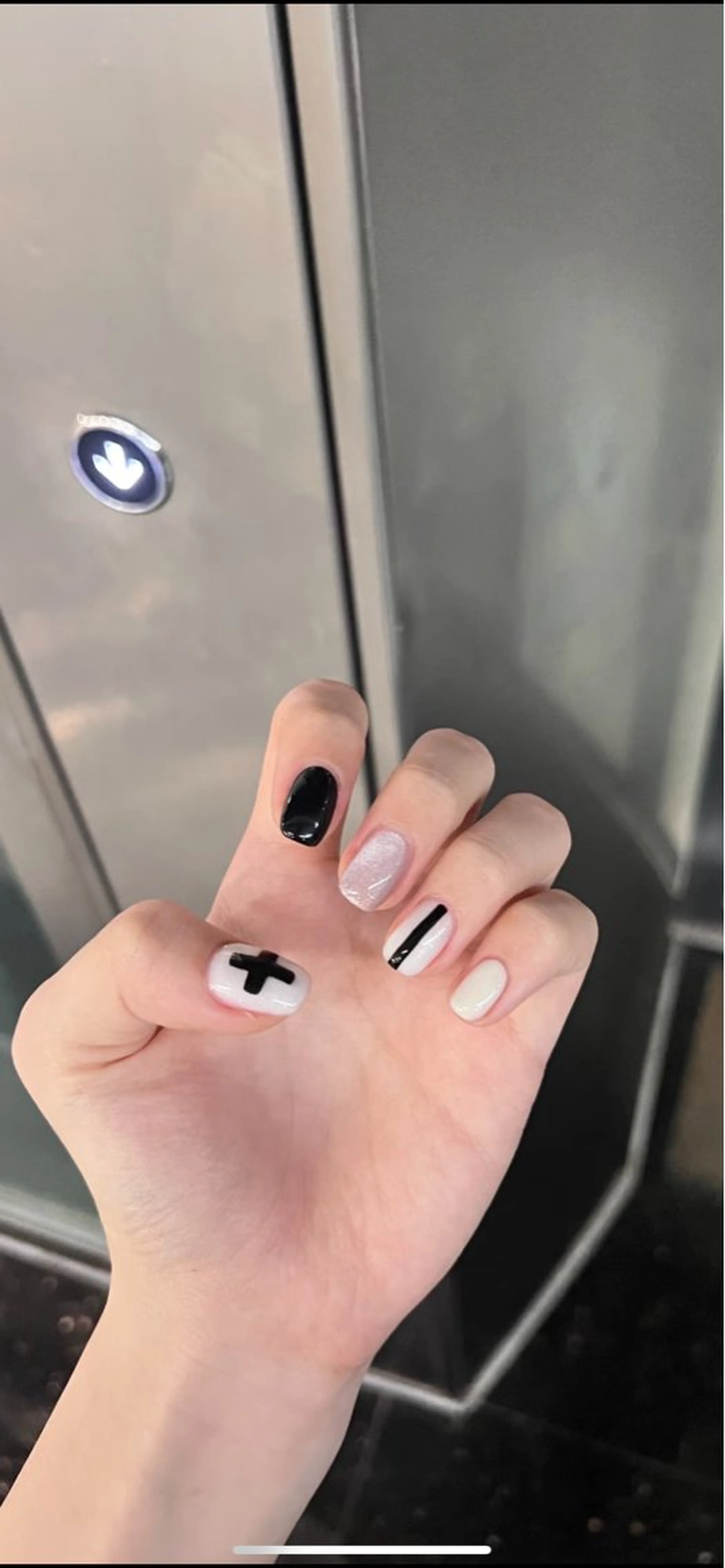 ネイル ハンドネイル キン グミのネイルデザイン