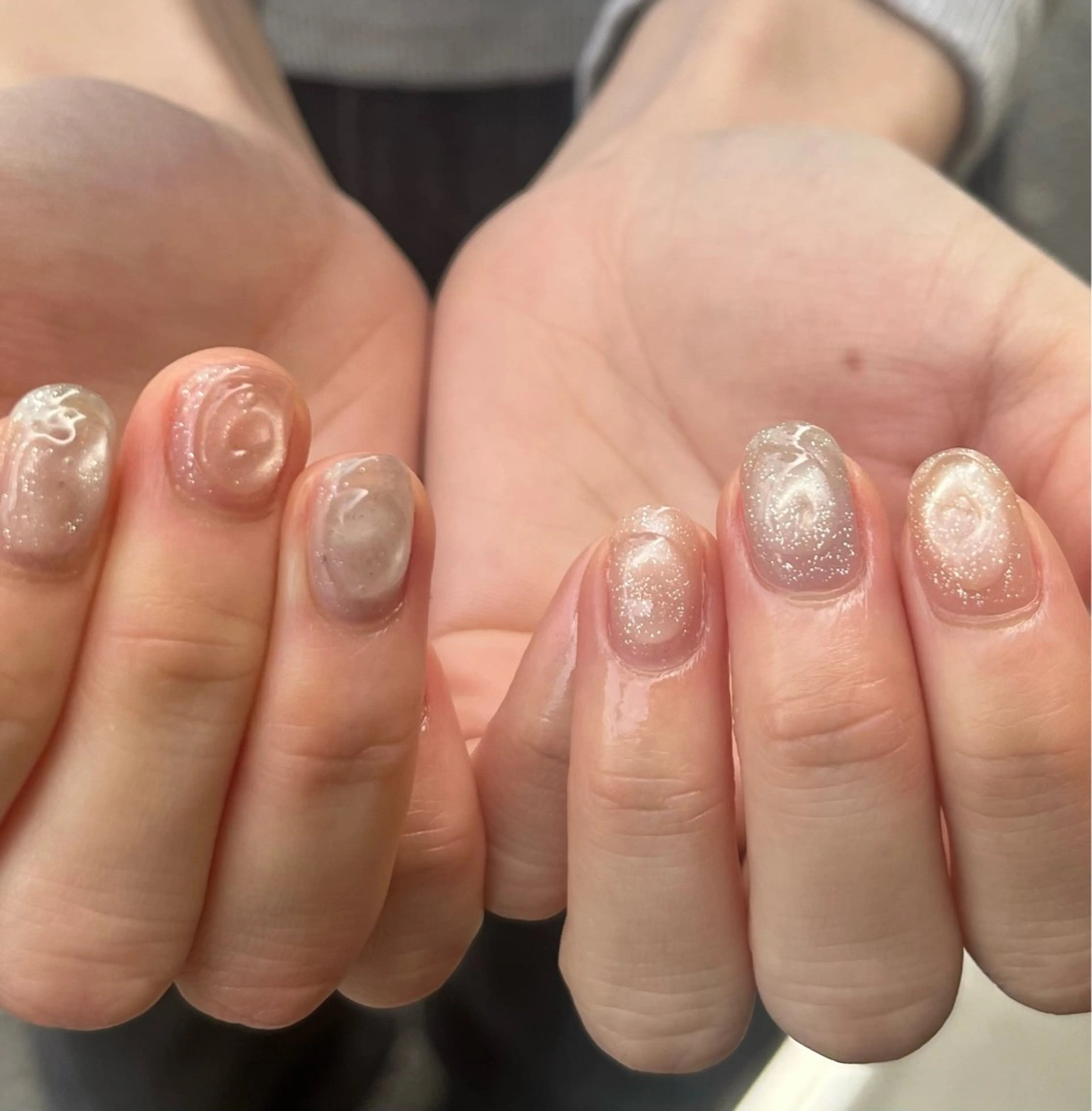 ネイル フラッシュネイル フラッシュマグ ぷっくりネイル ハンドネイル AT.1011(アトリエテンイレブン)所属・AT.1011 (ハルカ)のネイルデザイン