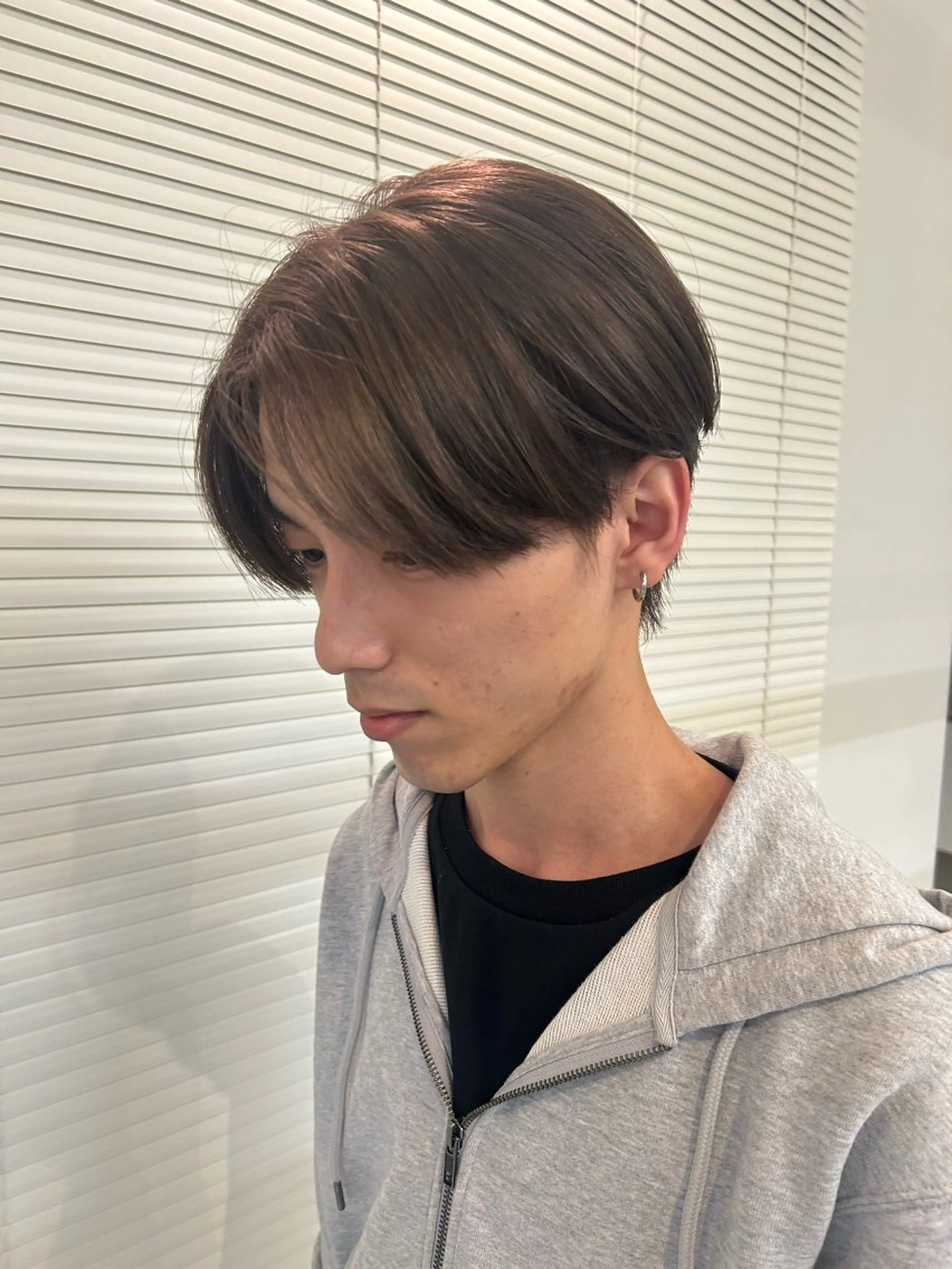 カラー メンズ グレージュ ミルクティーグレージュ ヘアカラー guinness所属・★美容柱★ 🔥はると🔥のヘアスタイル