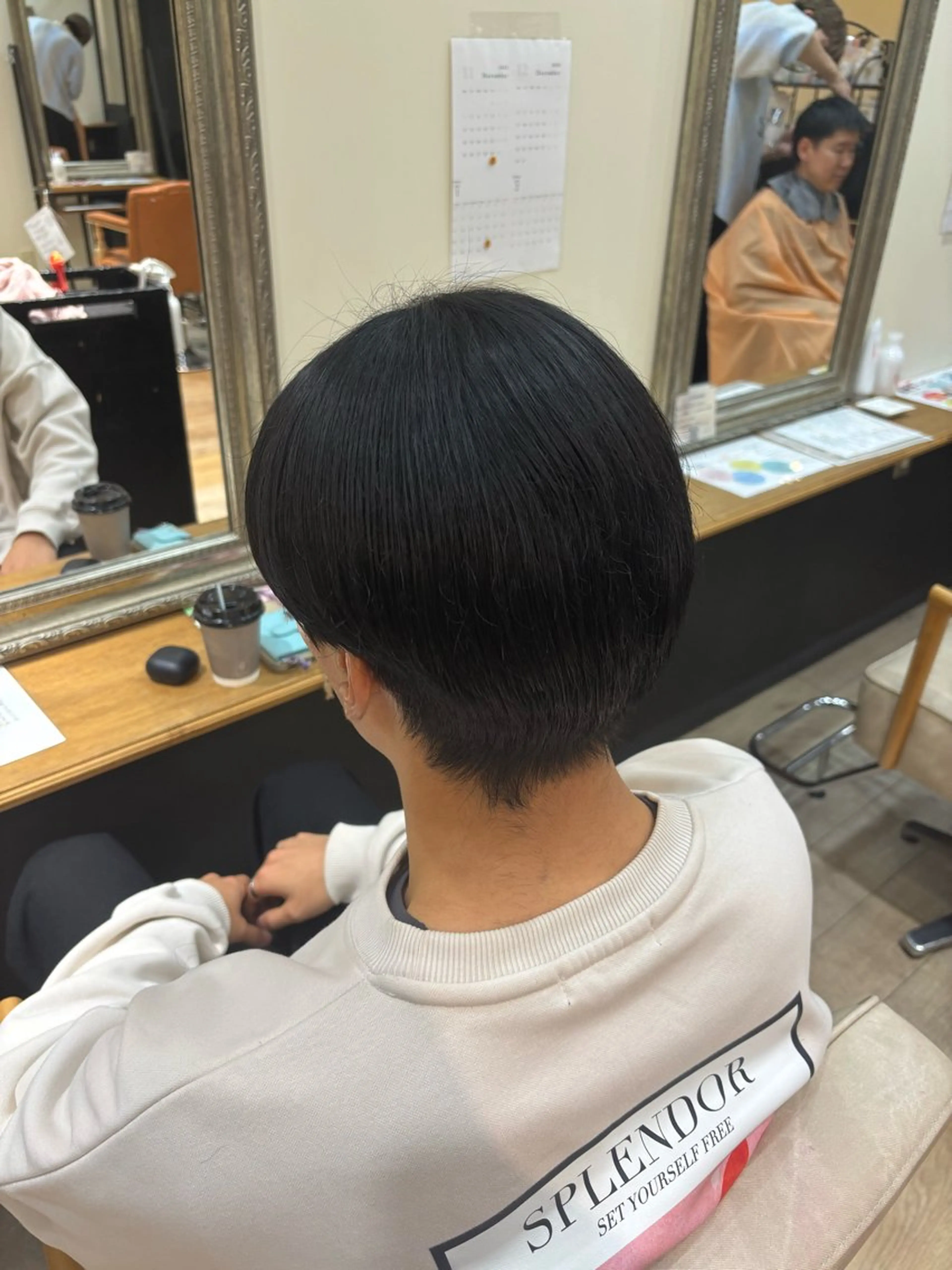 カラー ヘアカラー トリートメント しおり🍬 KOKORO🤍のヘアスタイル